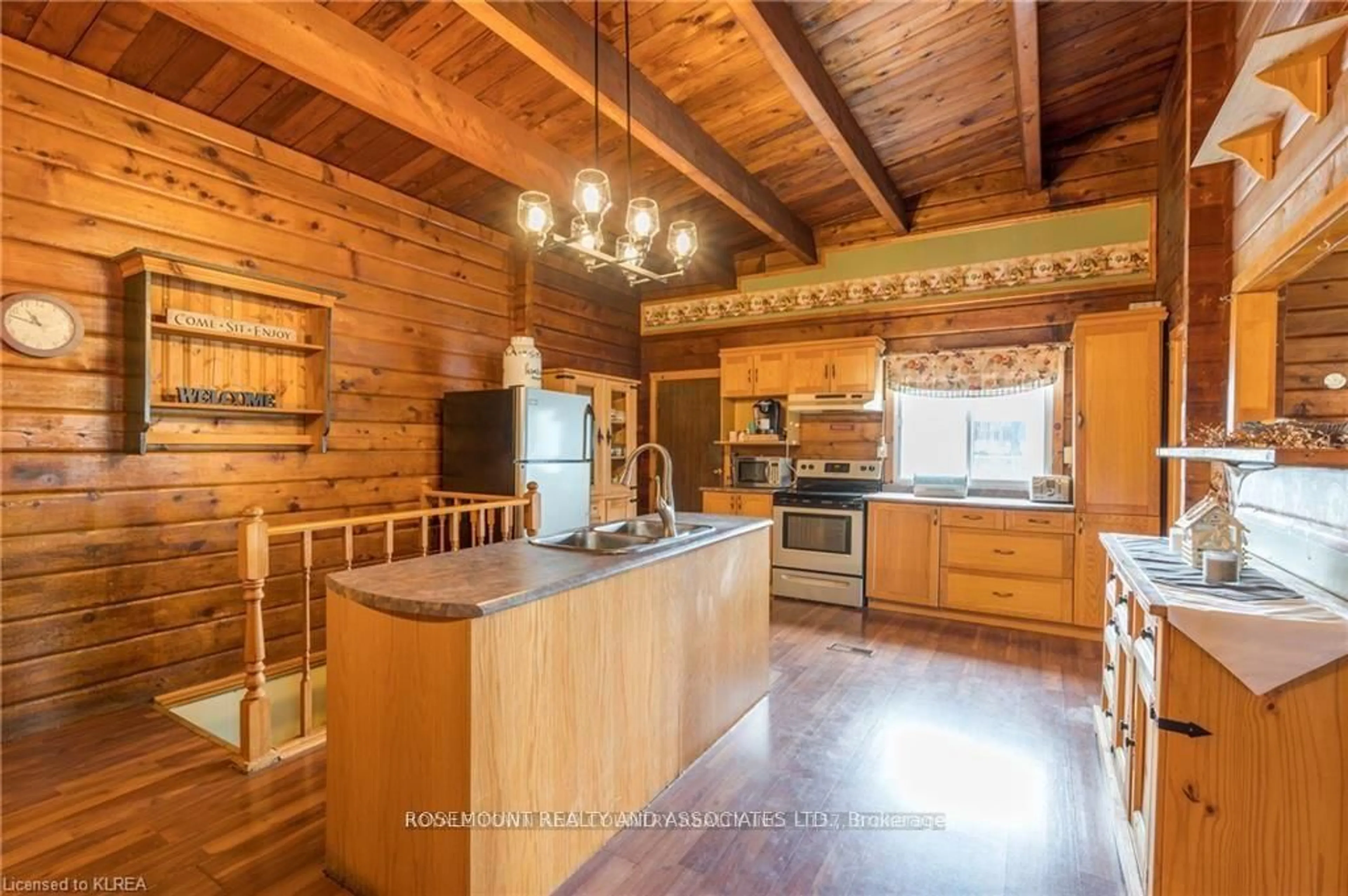 Rustic kitchen, wood/laminate floor for 1175 HIGHWAY 7 High, Kawartha Lakes Ontario K0M 2M0