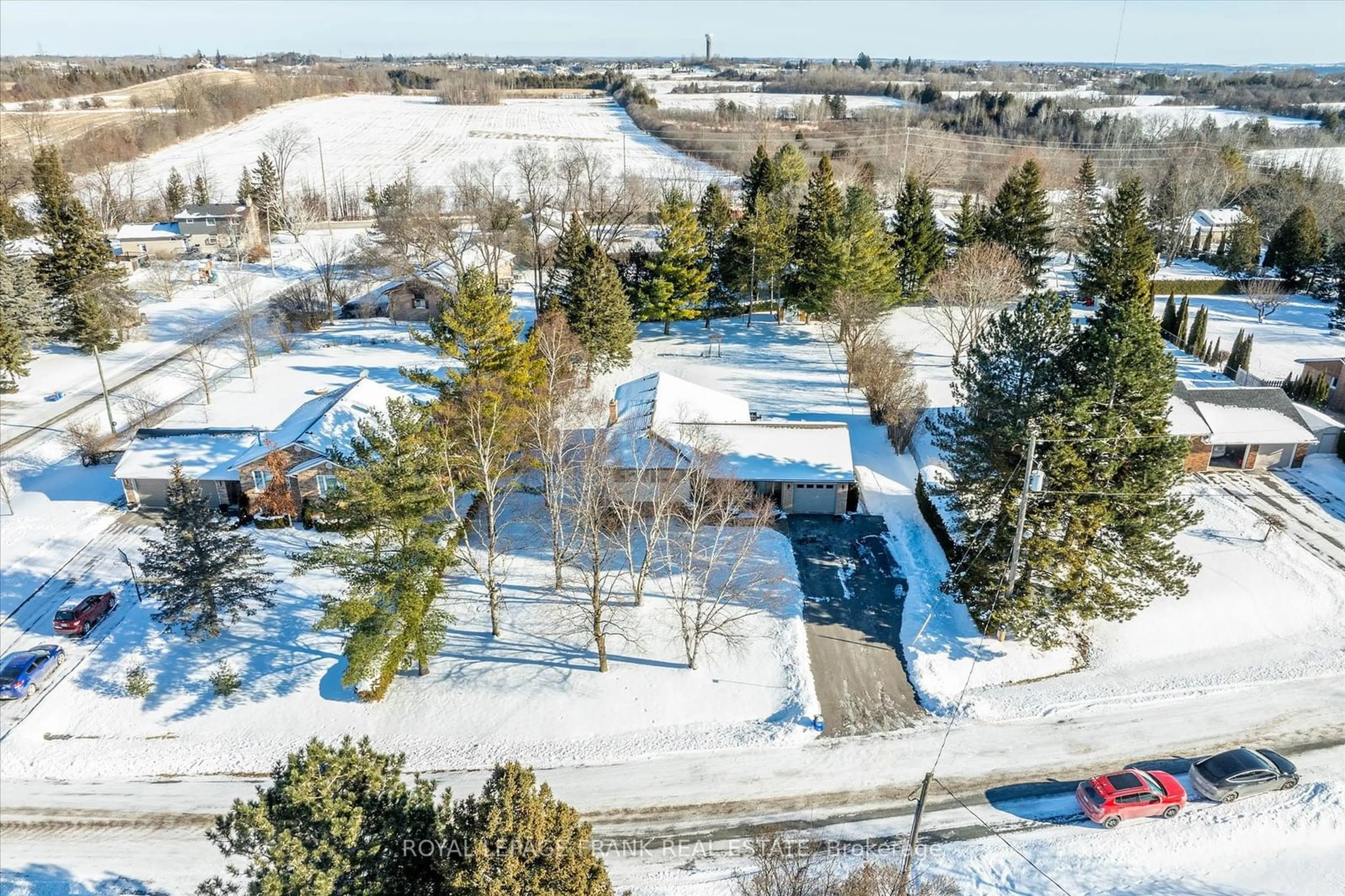 A pic from outside/outdoor area/front of a property/back of a property/a pic from drone, street for 265 Carolyn Ave, Smith-Ennismore-Lakefield Ontario K9J 6X4