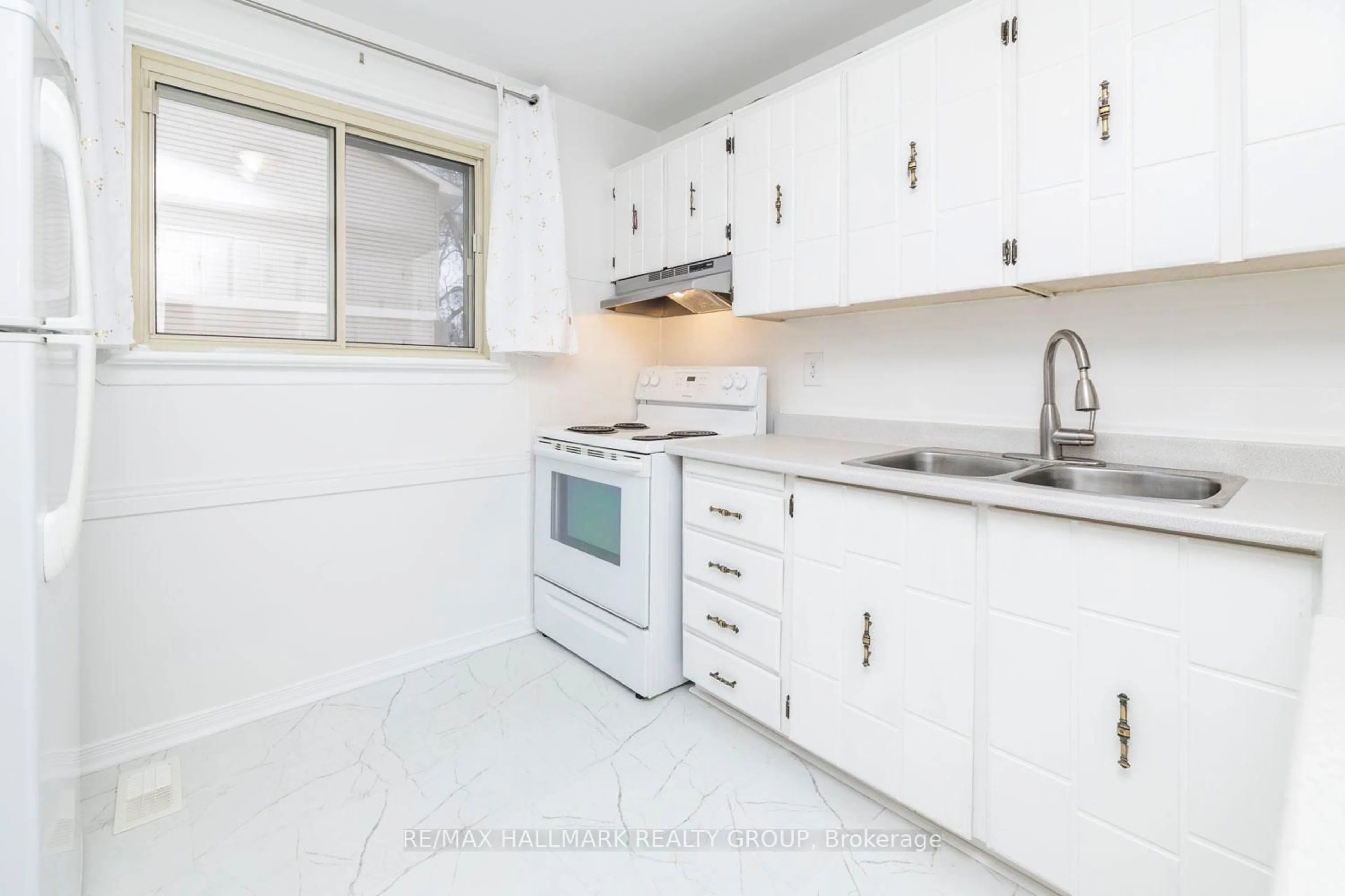 Standard kitchen, unknown for 908 Borland Dr, Orleans - Cumberland and Area Ontario K1E 1X6