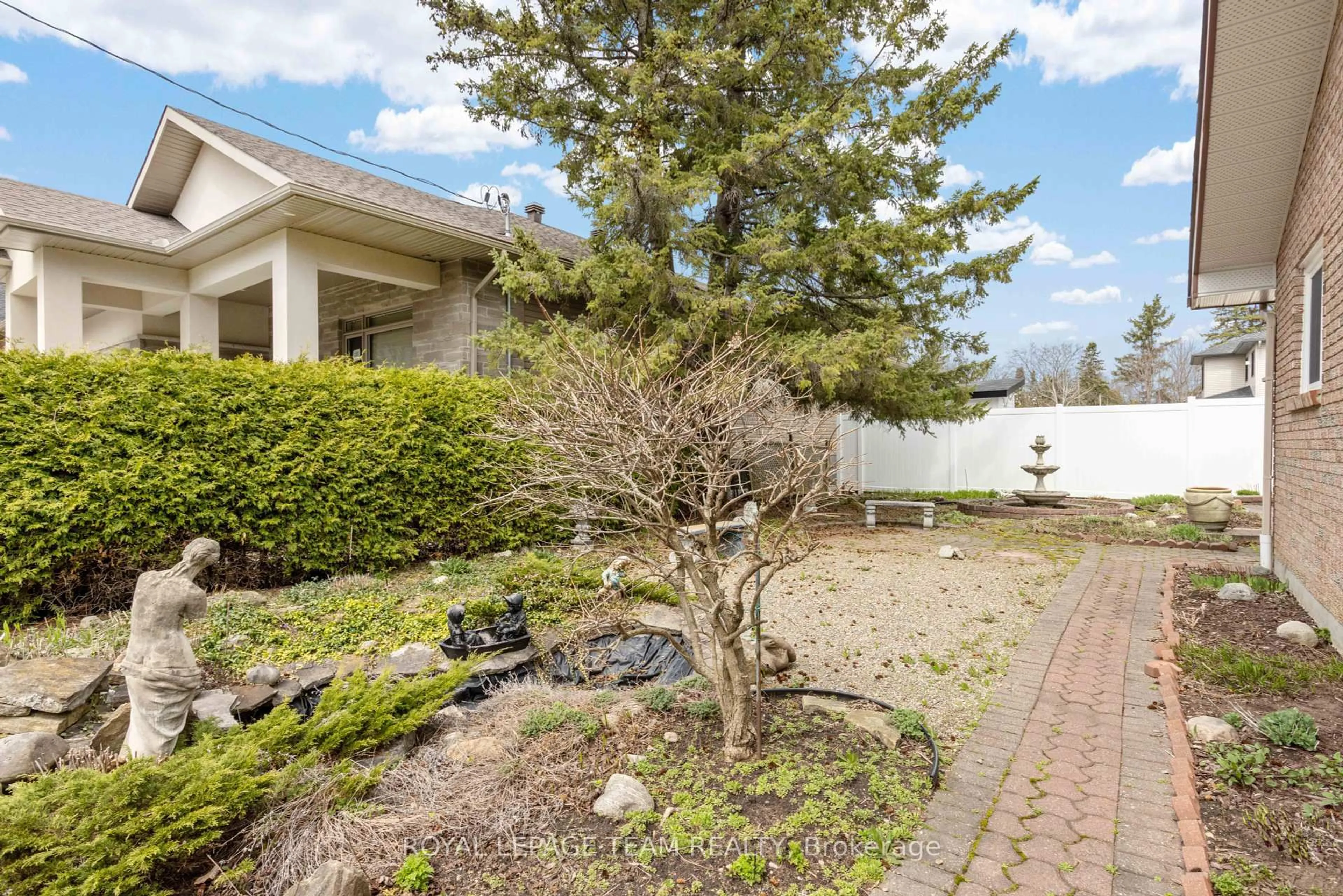 Patio, unknown for 44 Sycamore Dr, Ottawa Ontario K2H 8K3