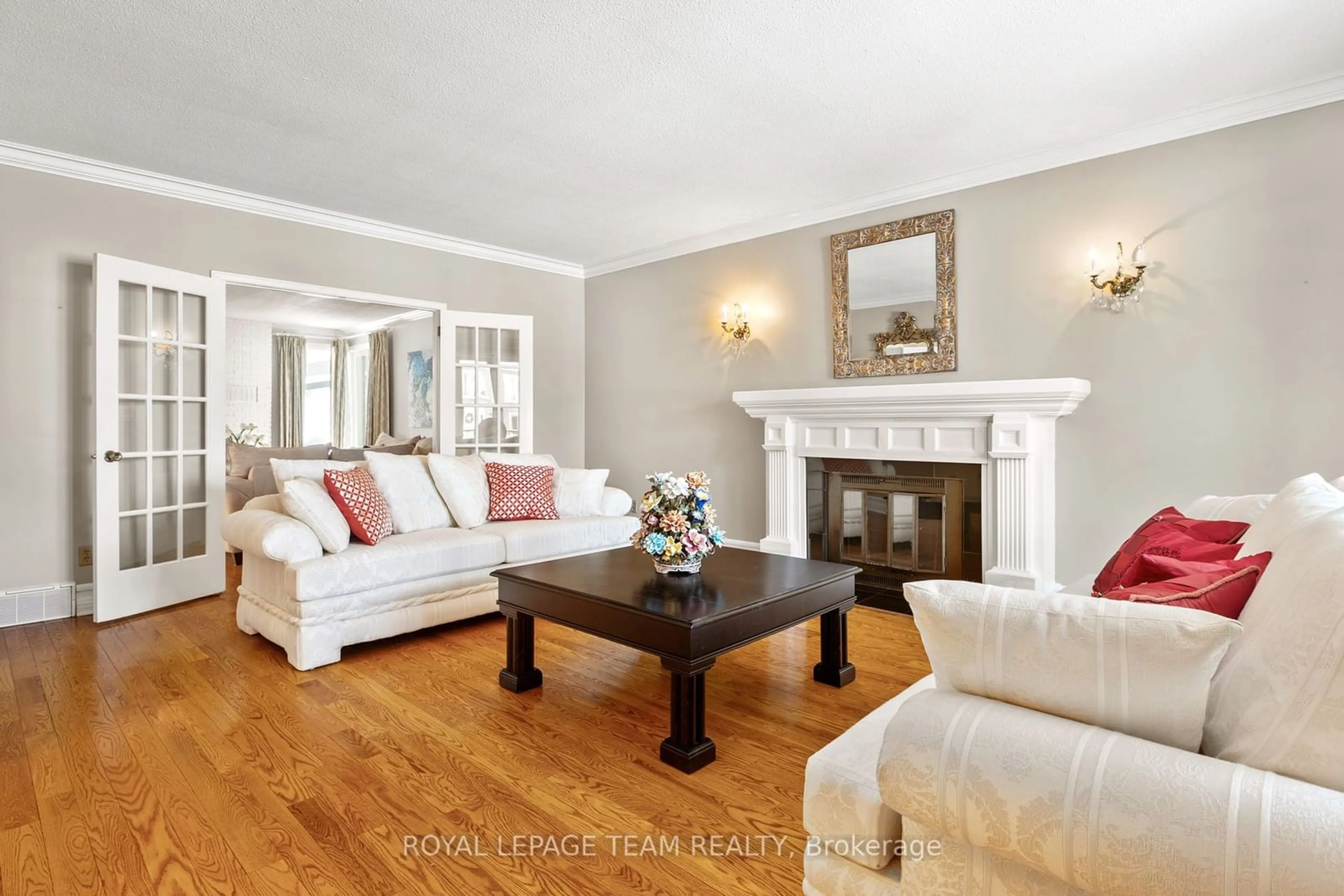 Living room with furniture, unknown for 44 Sycamore Dr, Bells Corners and South to Fallowfield Ontario K2H 8K3