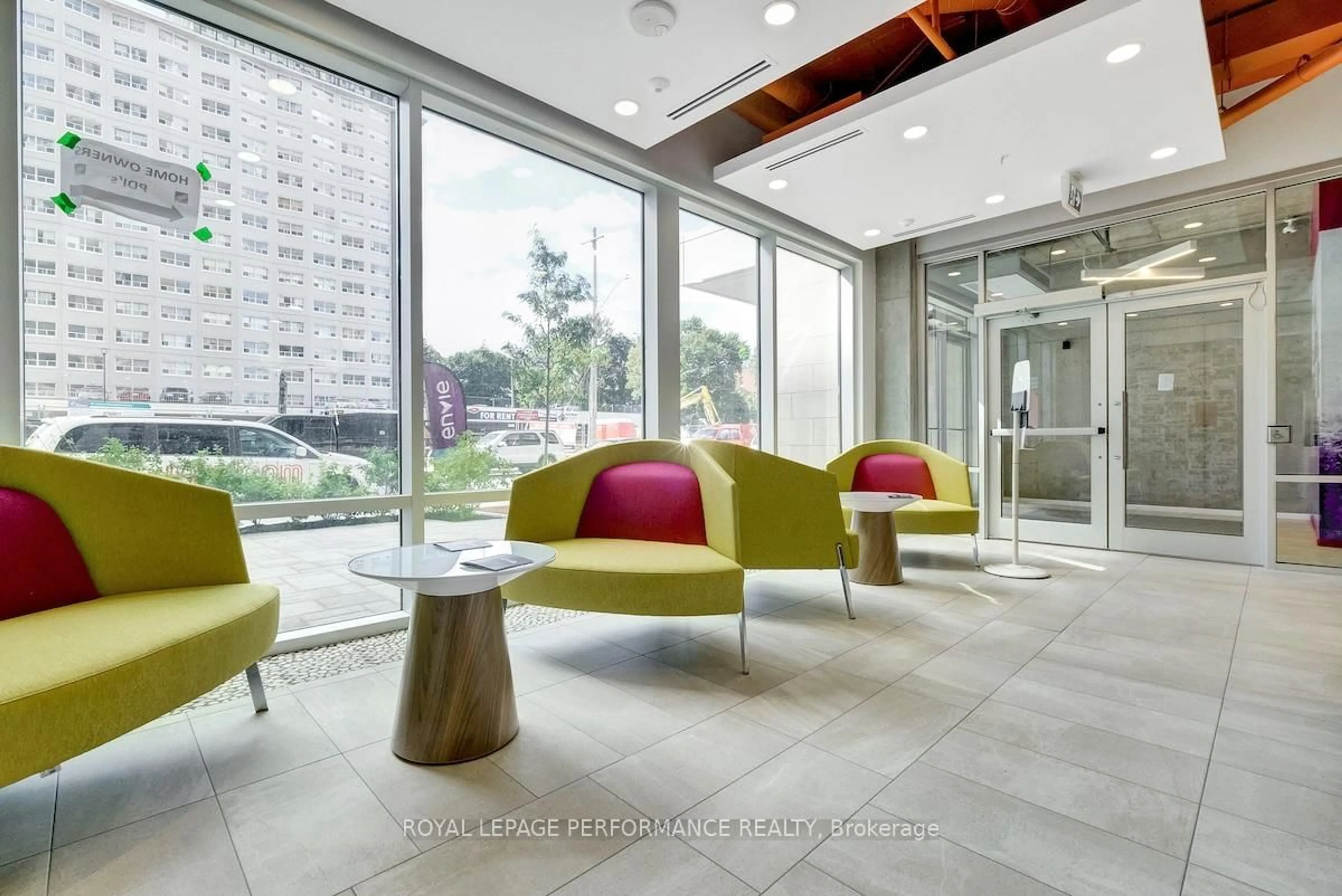 Lobby for 105 Champagne Ave #1010, Dows Lake - Civic Hospital and Area Ontario K1S 5E5