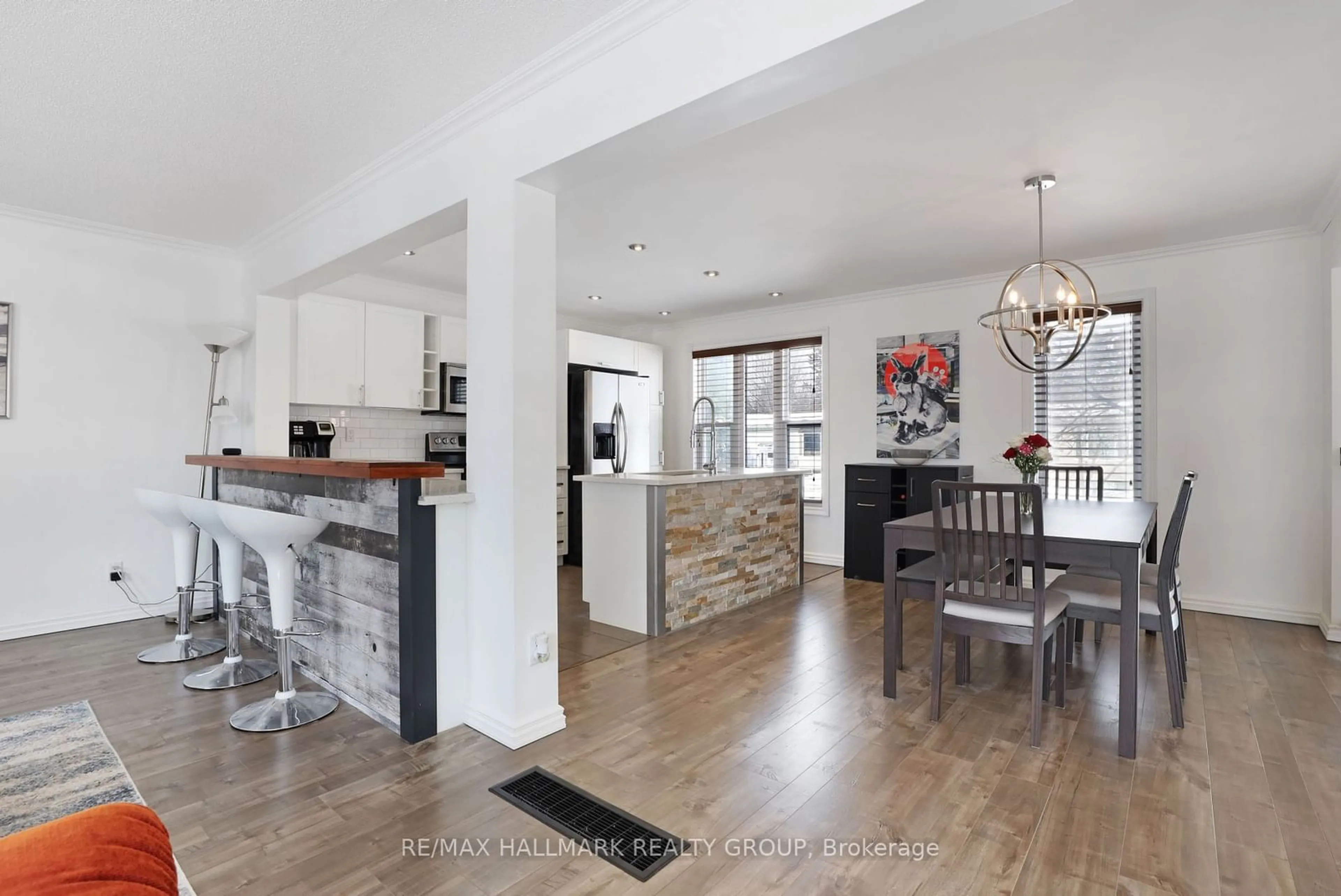 Open concept kitchen, unknown for 53 Poole Creek Cres, Stittsville - Munster - Richmond Ontario K2S 1T7