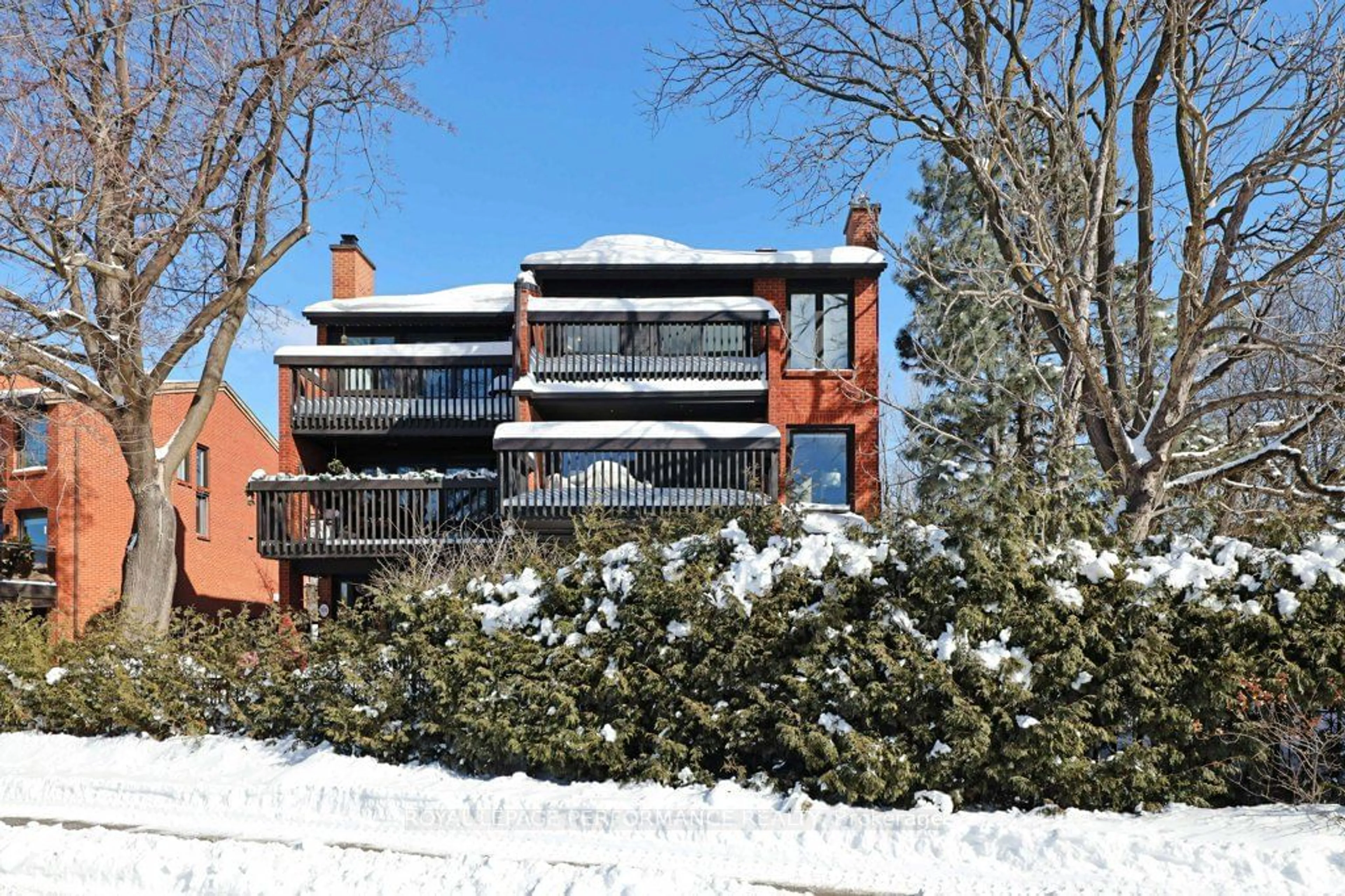 Balcony in the apartment, building for 393 Echo Dr, Glebe - Ottawa East and Area Ontario K1S 1N3