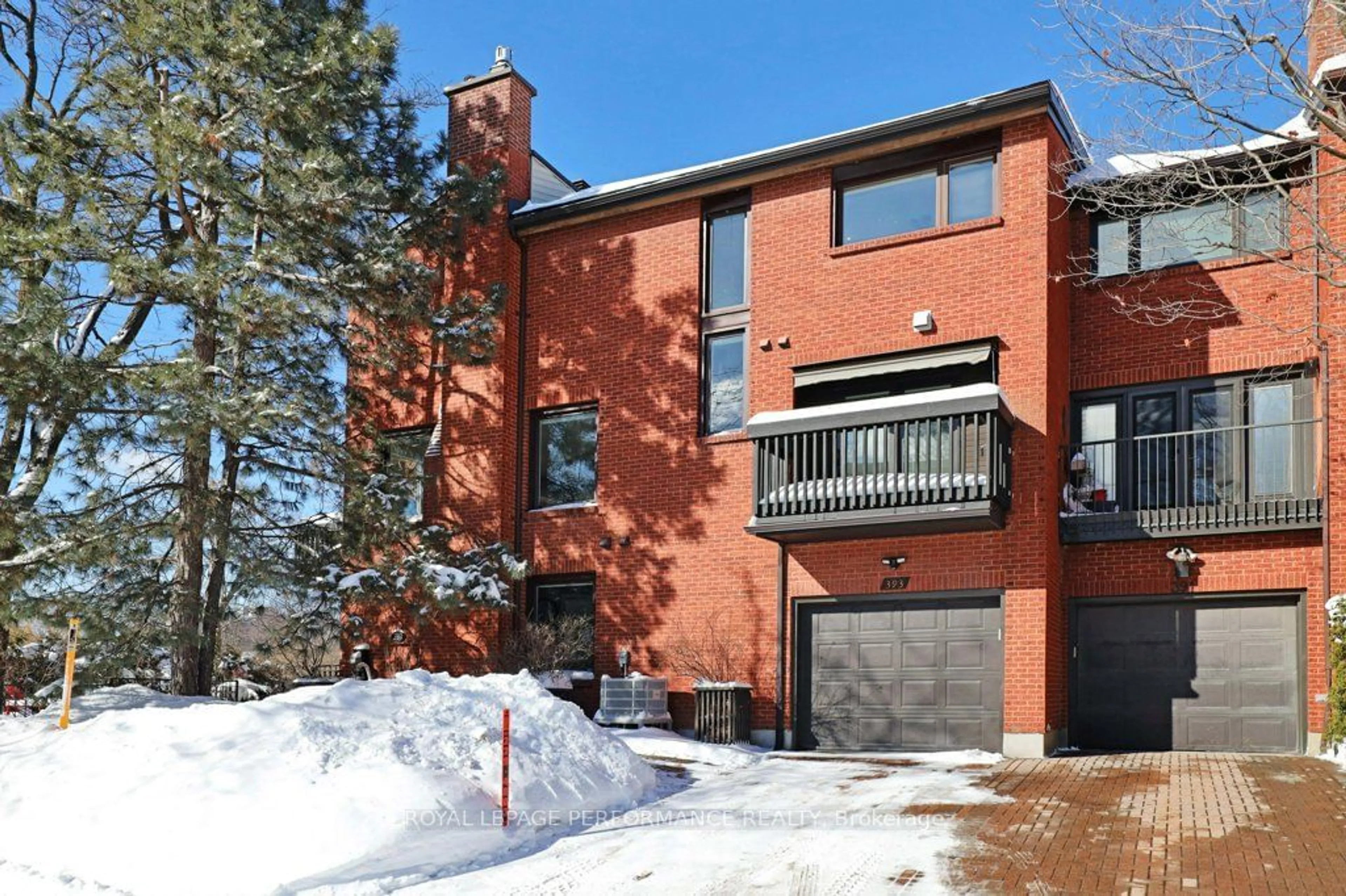 Home with brick exterior material, street for 393 Echo Dr, Glebe - Ottawa East and Area Ontario K1S 1N3