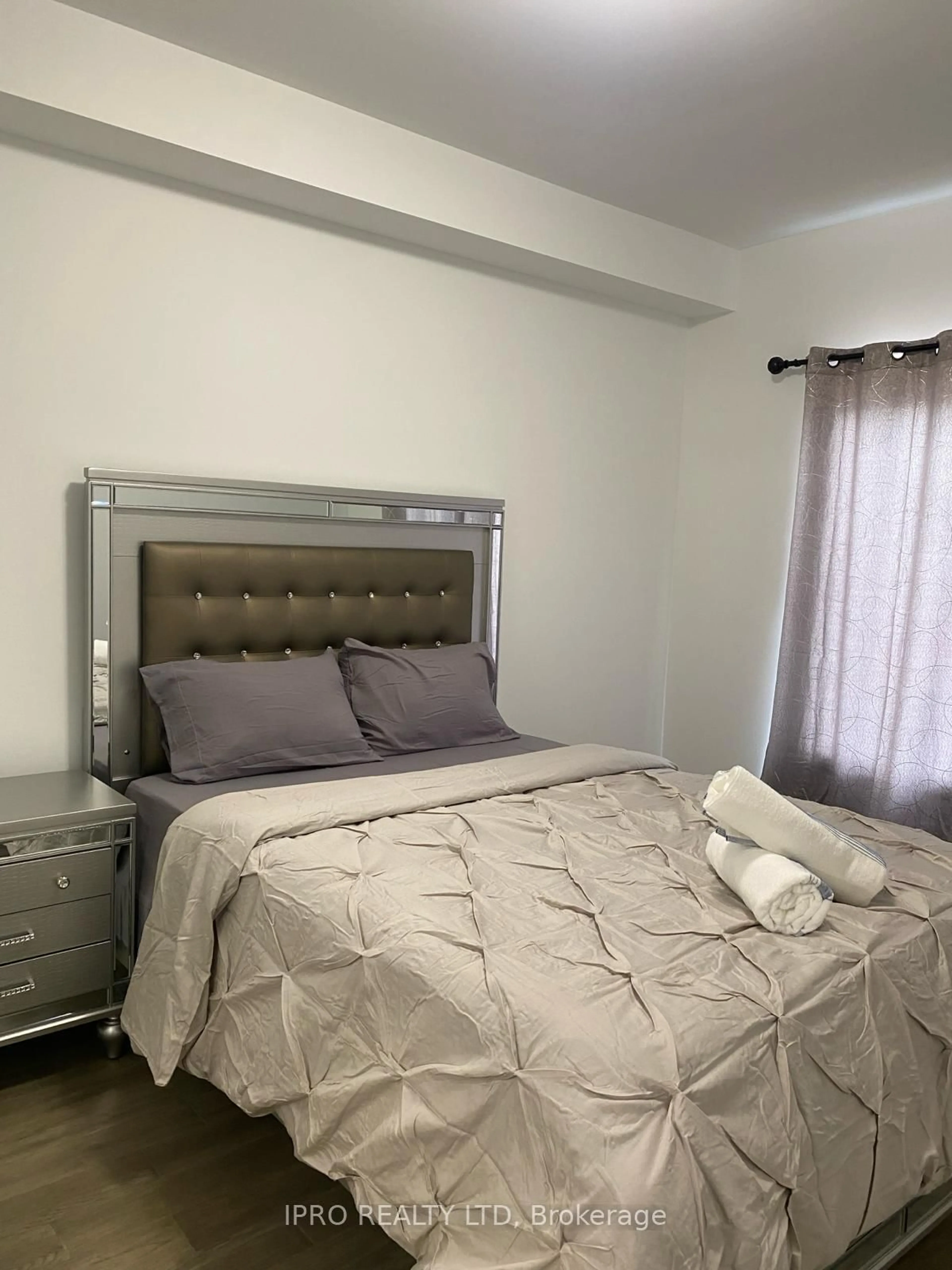 Bedroom with bed, unknown for 201 Pilkington St, Thorold Ontario L2V 0N5