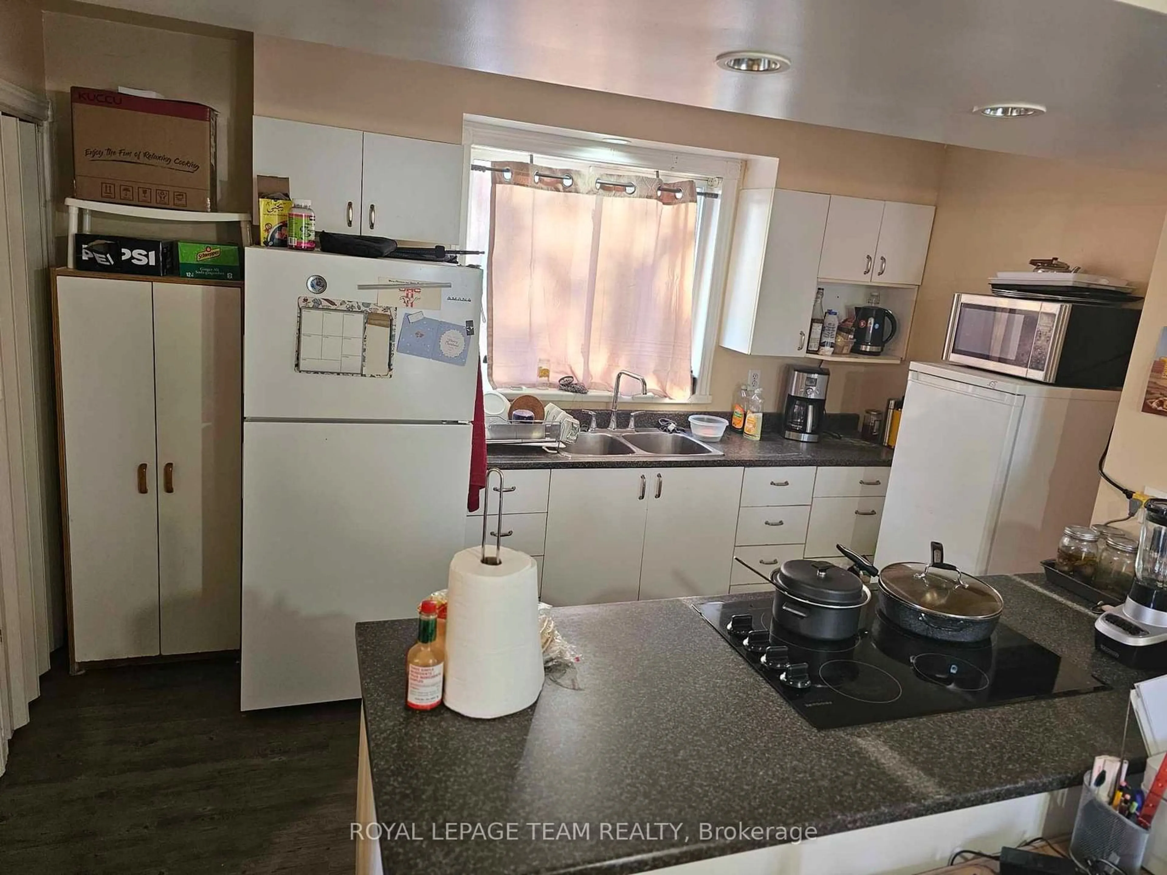 Standard kitchen, unknown for 2355 Roger Stevens Dr, Manotick - Kars - Rideau Twp and Area Ontario K0A 2T0