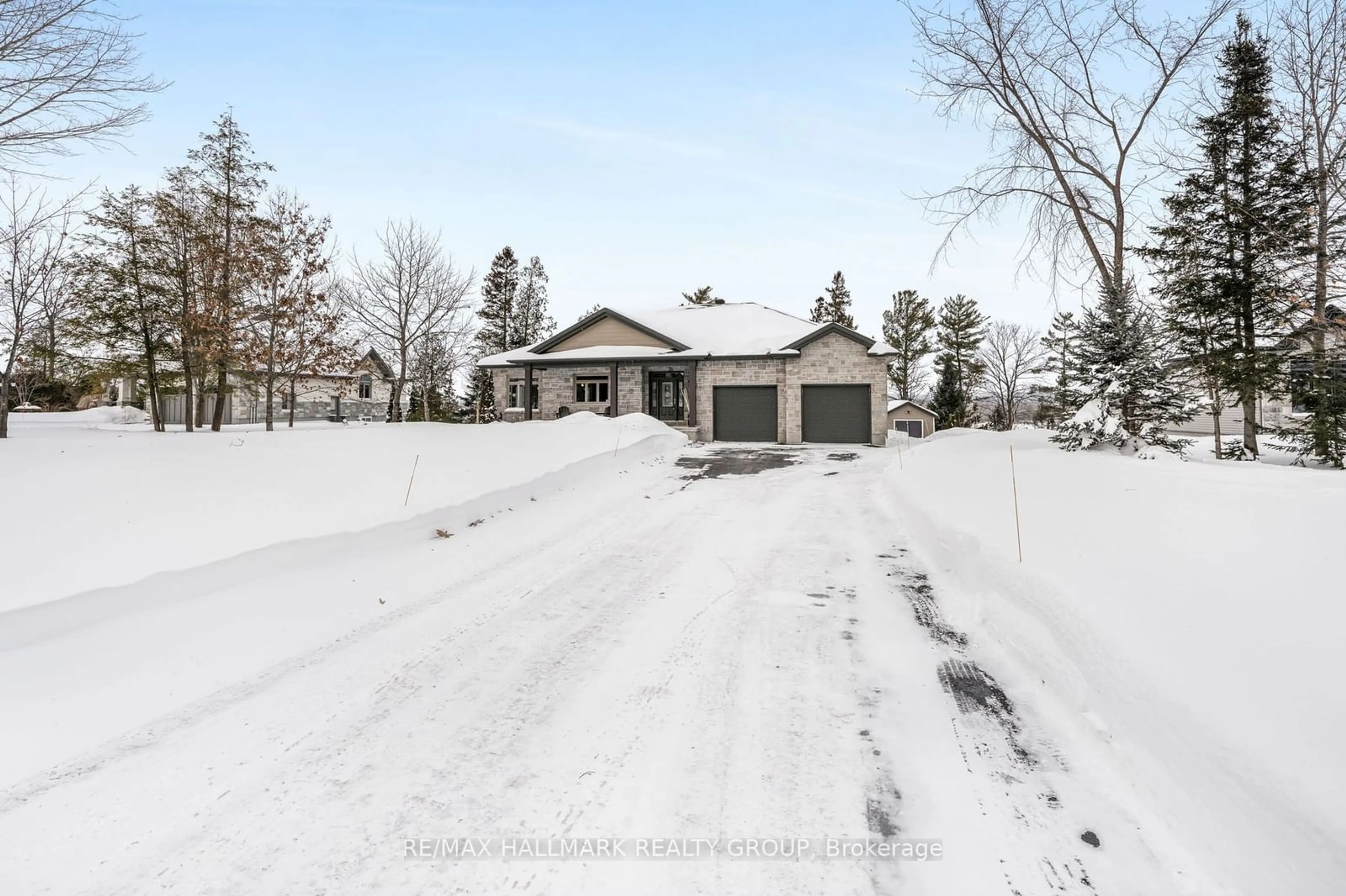 A pic from outside/outdoor area/front of a property/back of a property/a pic from drone, street for 141 ADRIEN St, Clarence-Rockland Ontario K4K 1K7