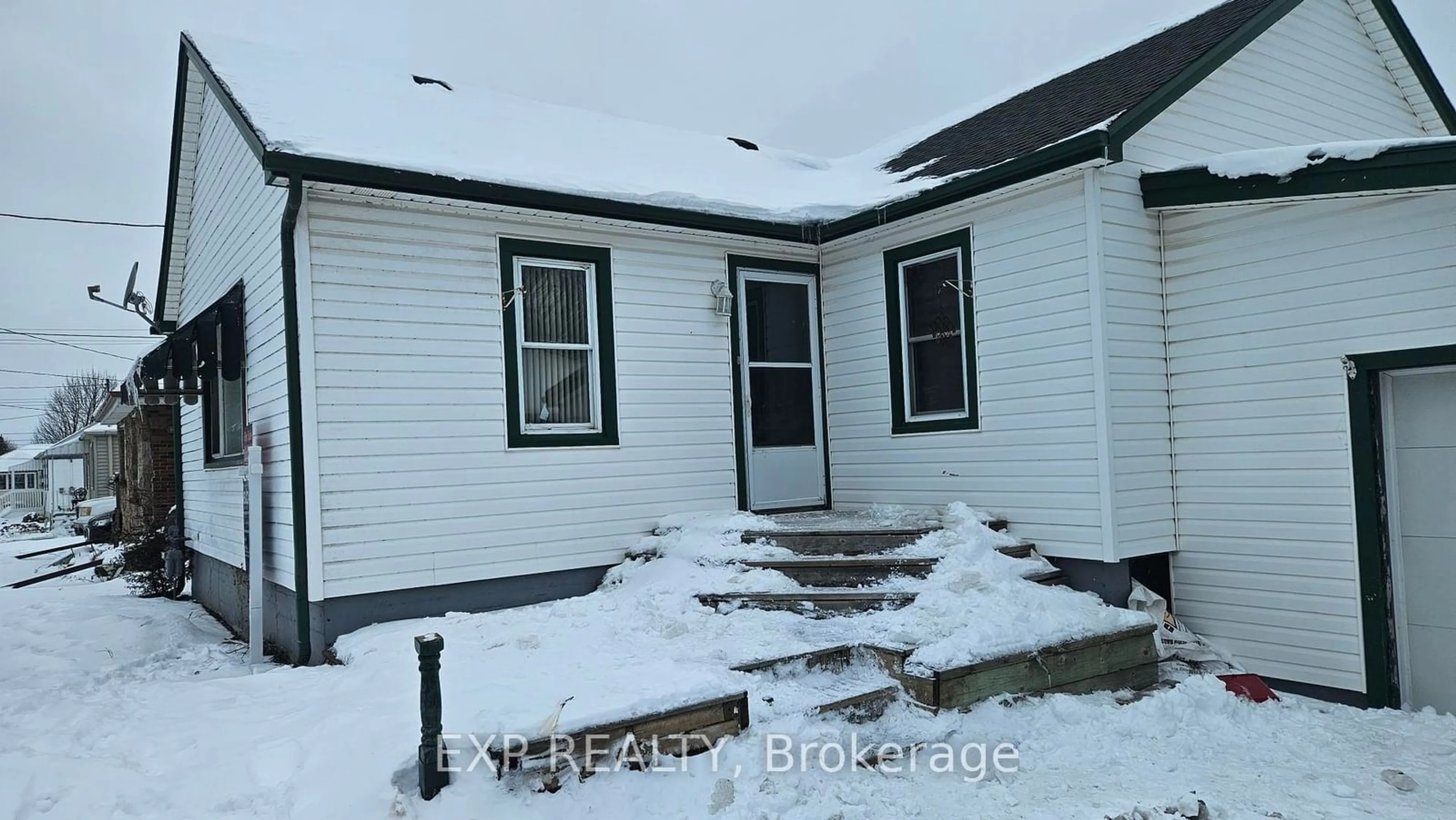 Unknown for 359 Clarence St, Port Colborne Ontario L3K 3G9