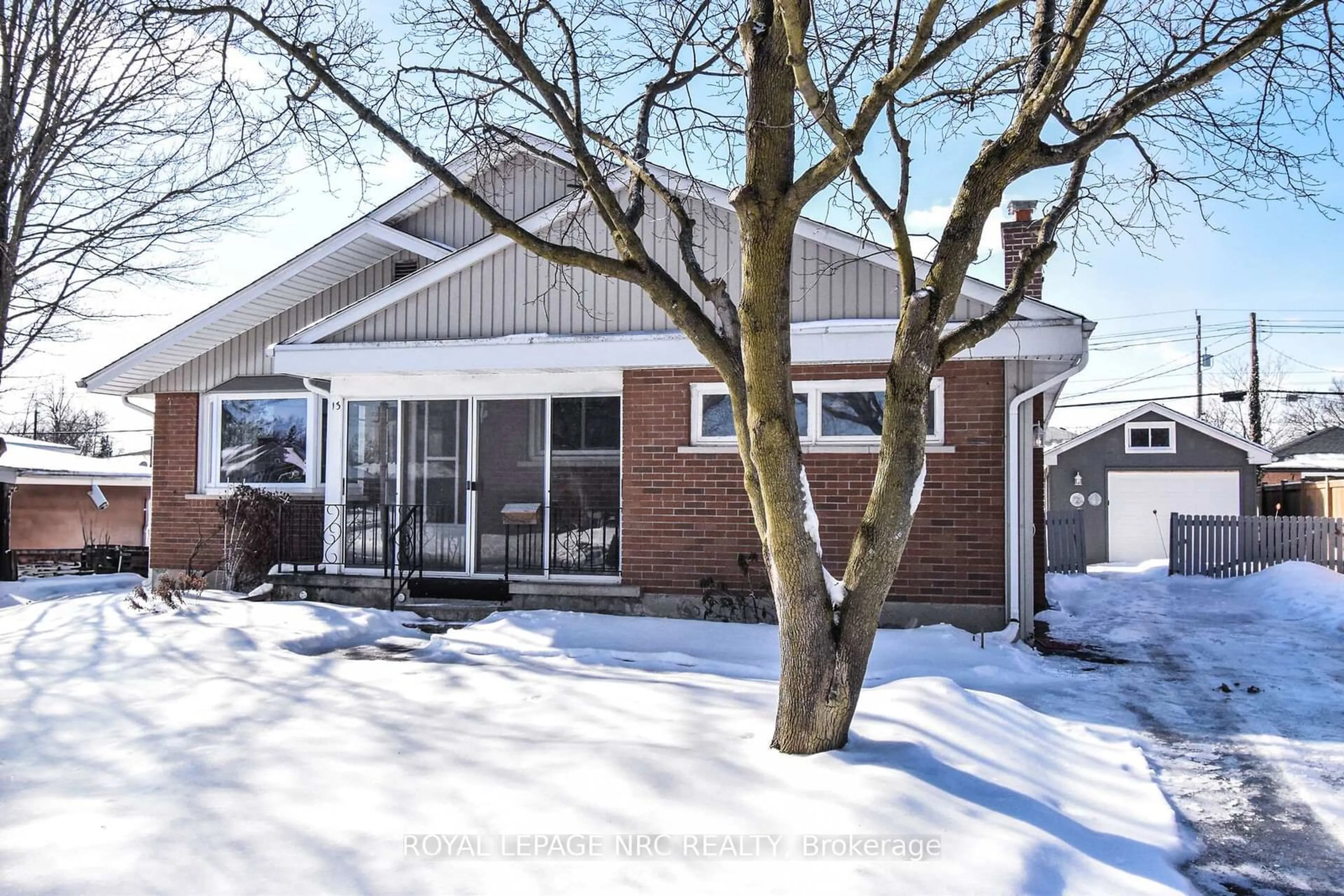 Home with brick exterior material, street for 13 Westmount Cres, Welland Ontario L3C 2S5