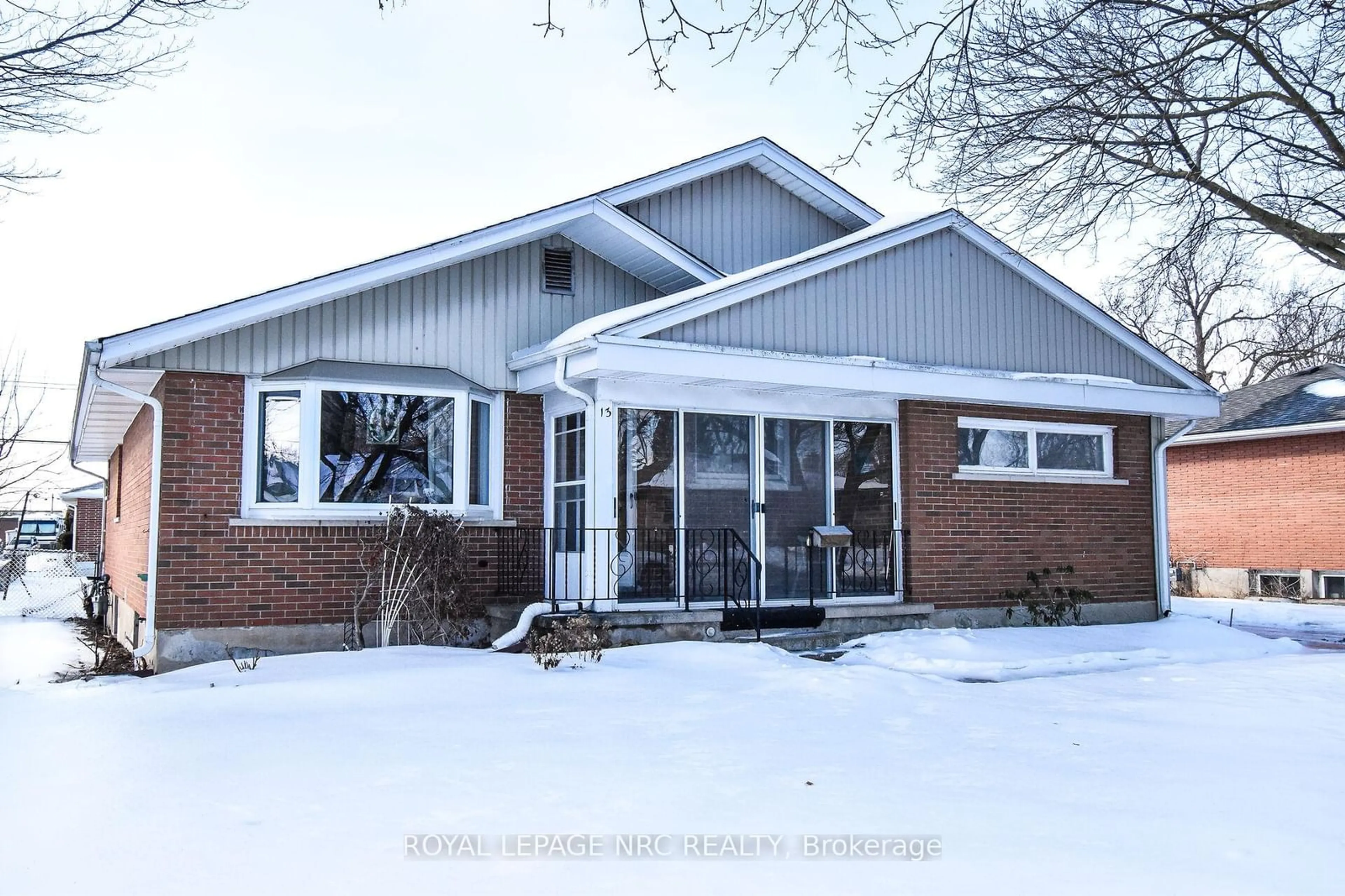 Home with brick exterior material, street for 13 Westmount Cres, Welland Ontario L3C 2S5