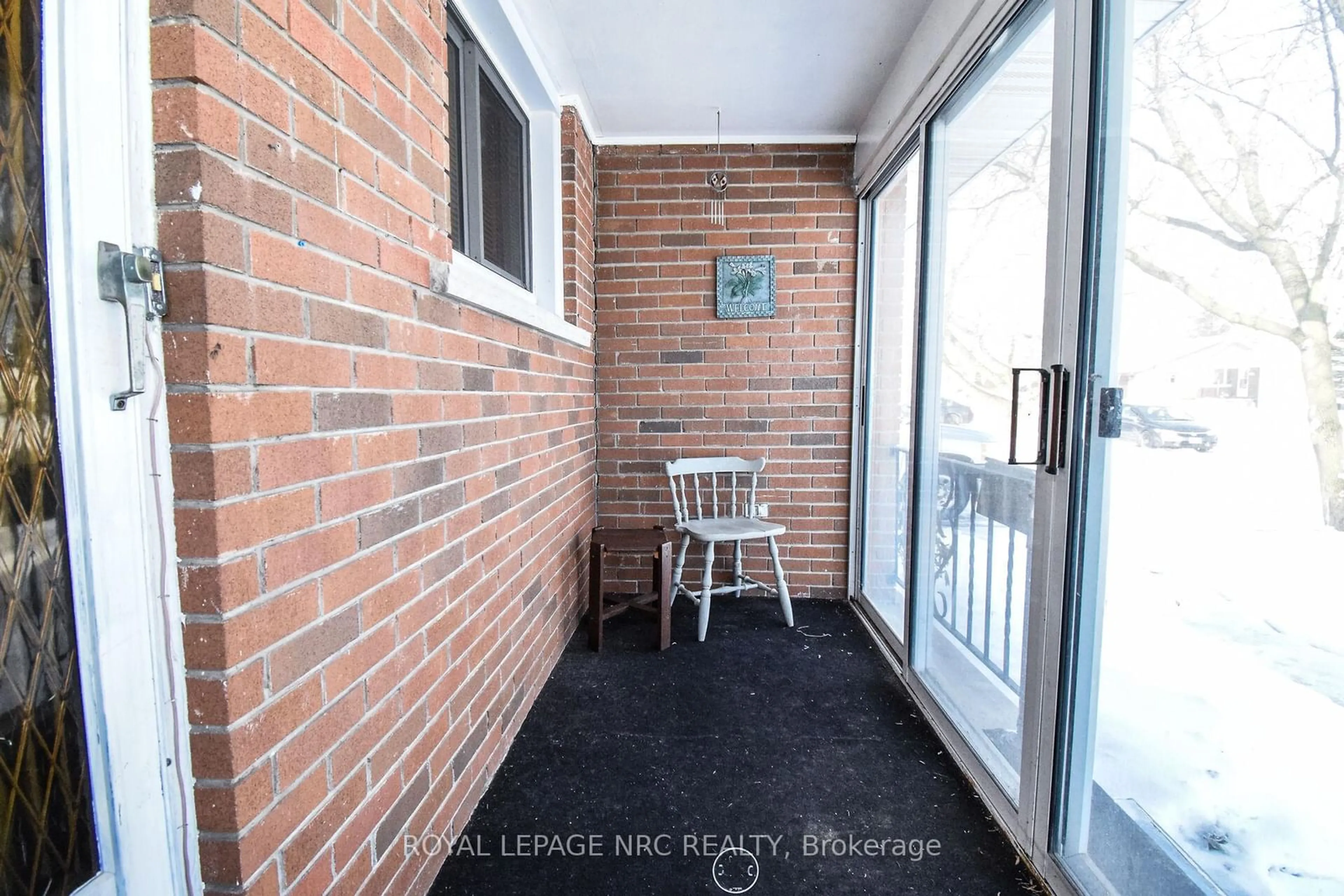 Patio, street for 13 Westmount Cres, Welland Ontario L3C 2S5