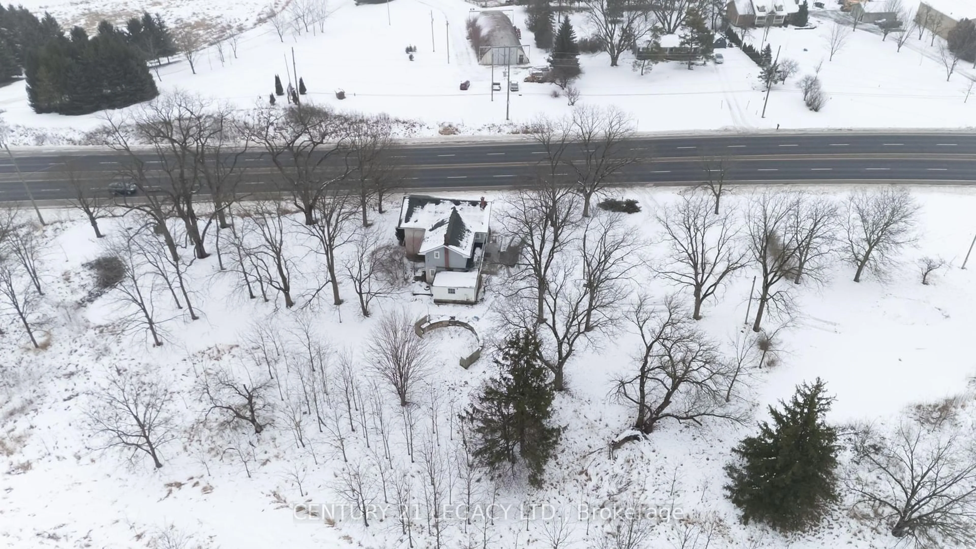 A pic from outside/outdoor area/front of a property/back of a property/a pic from drone, street for 1642 COLBORNE St, Brant Ontario N3T 5L4