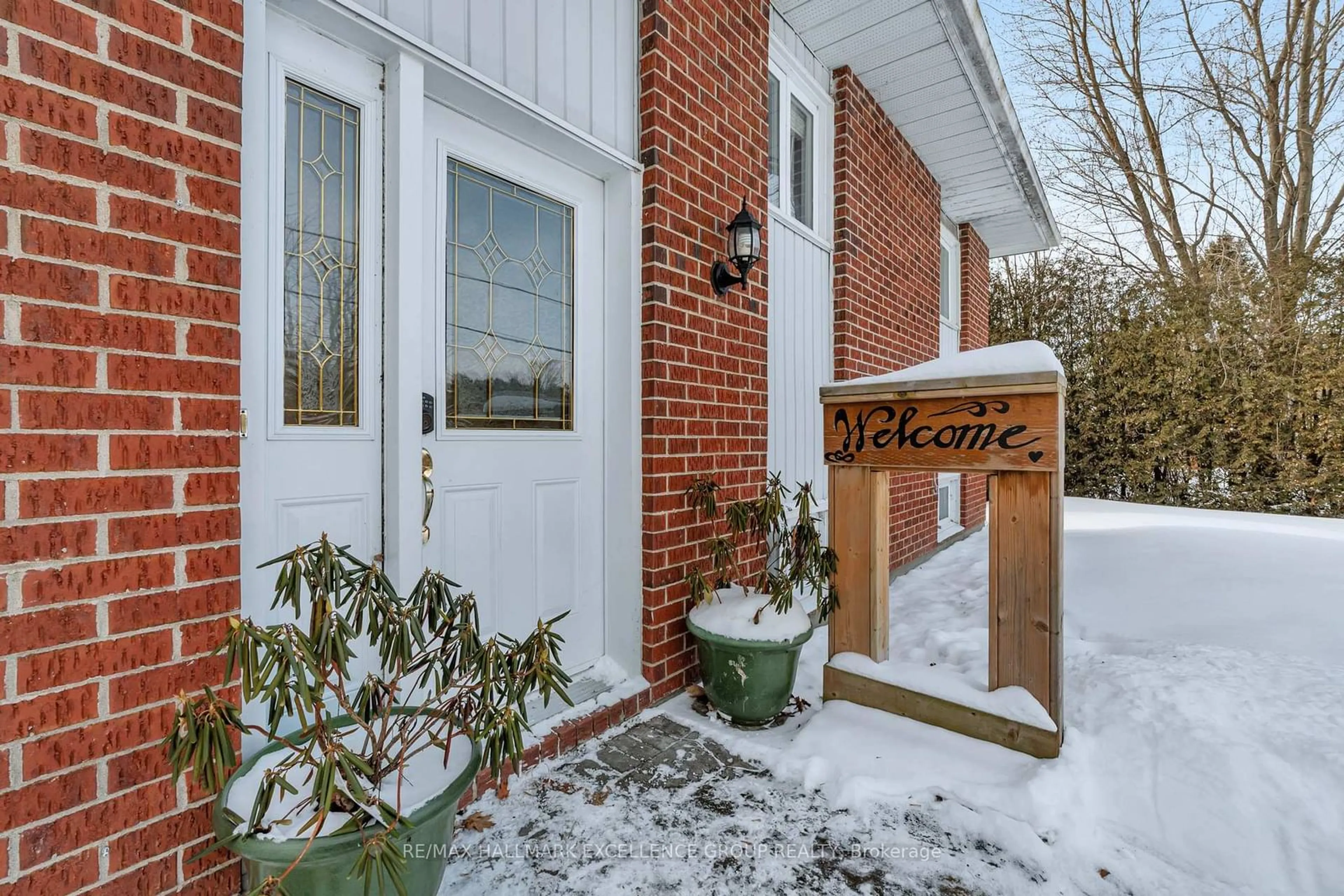 Indoor entryway for 8 Charlebois Dr, Clarence-Rockland Ontario K4K 1K7