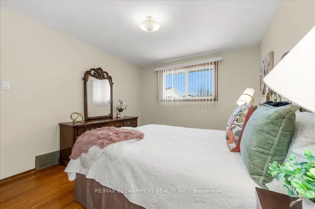 Additional property image - 43 Seaton Place Dr