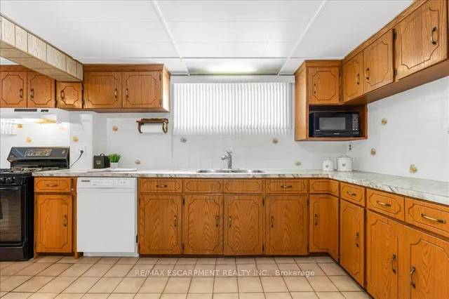 Additional property image - 43 Seaton Place Dr