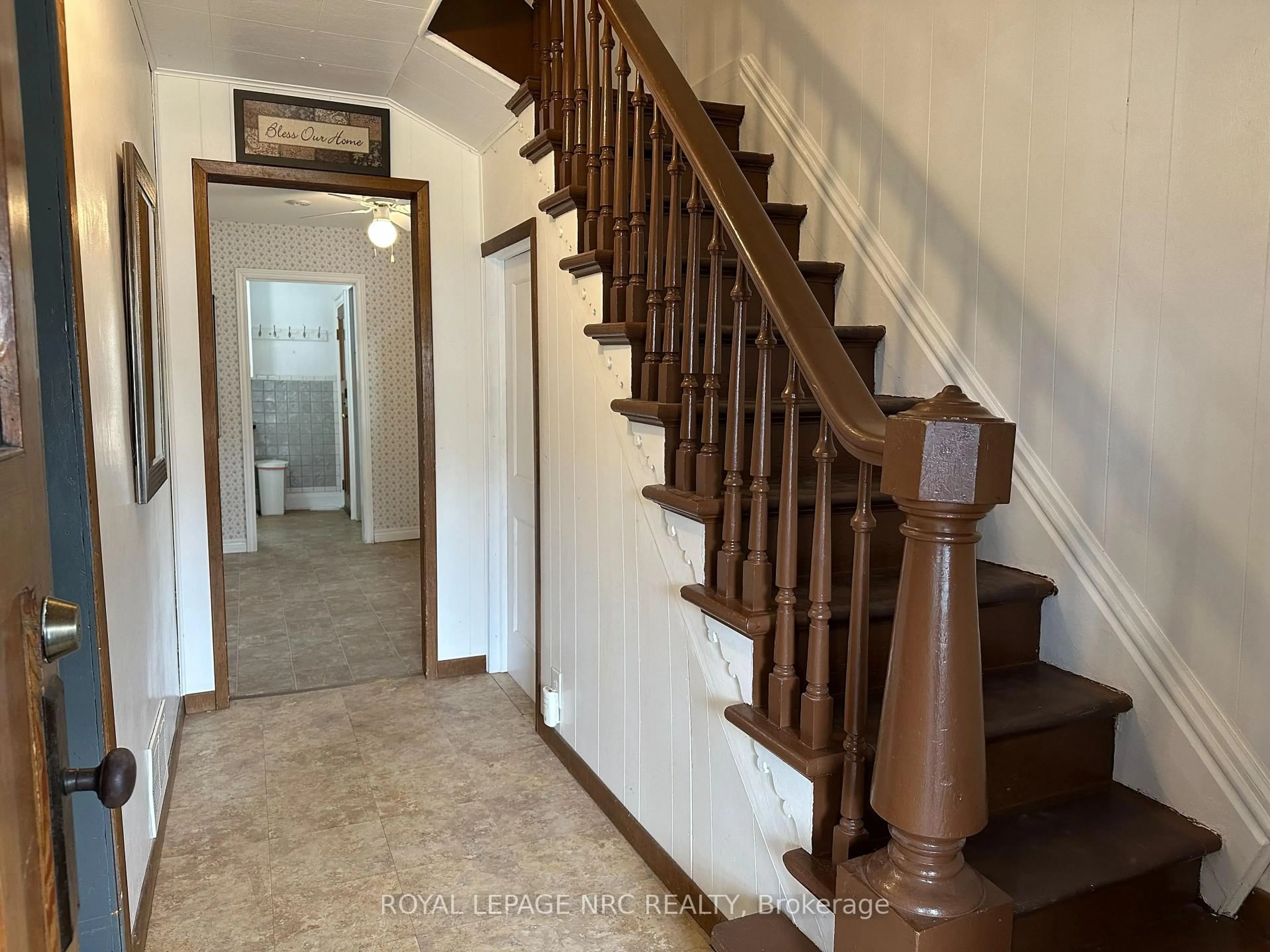 Unknown for 64 Haynes Ave, St. Catharines Ontario L2R 3Z3