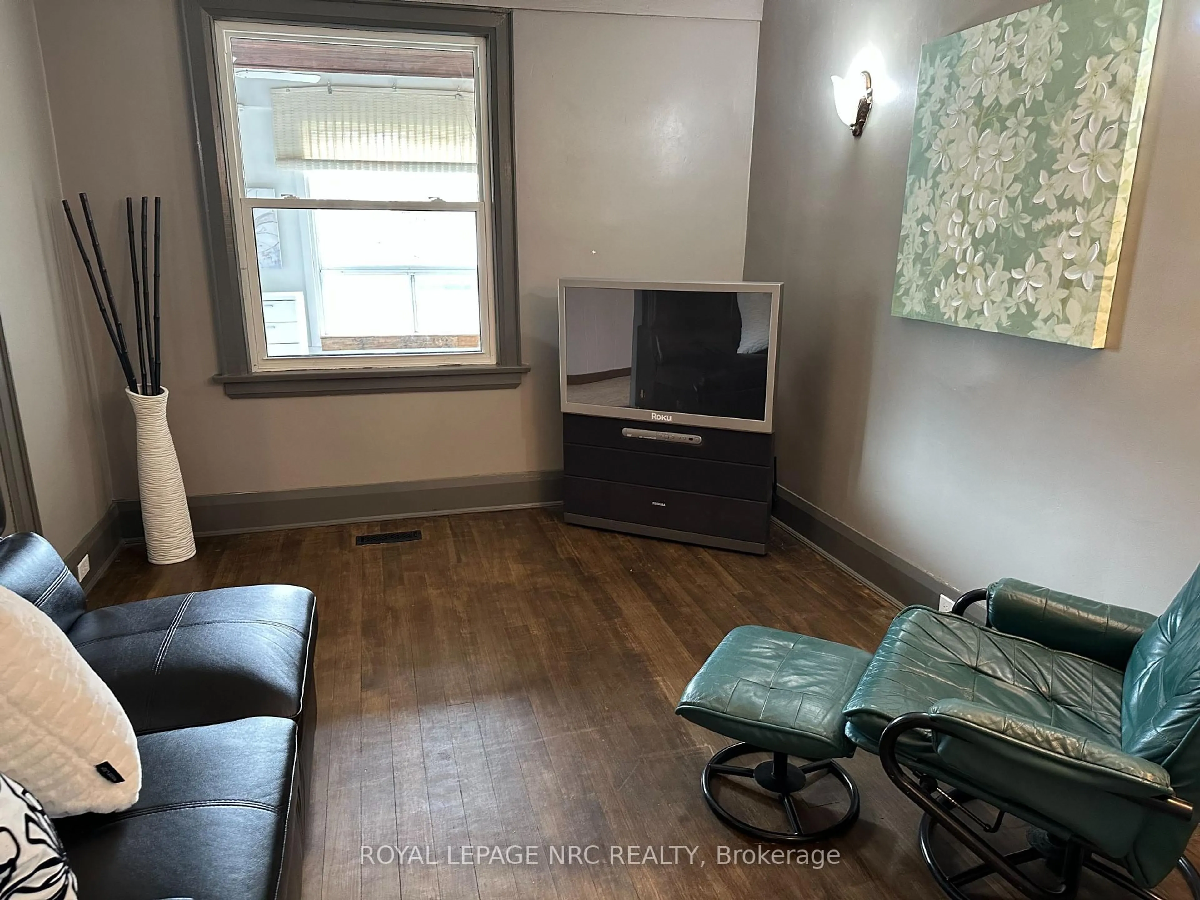 A pic of a room for 64 Haynes Ave, St. Catharines Ontario L2R 3Z3