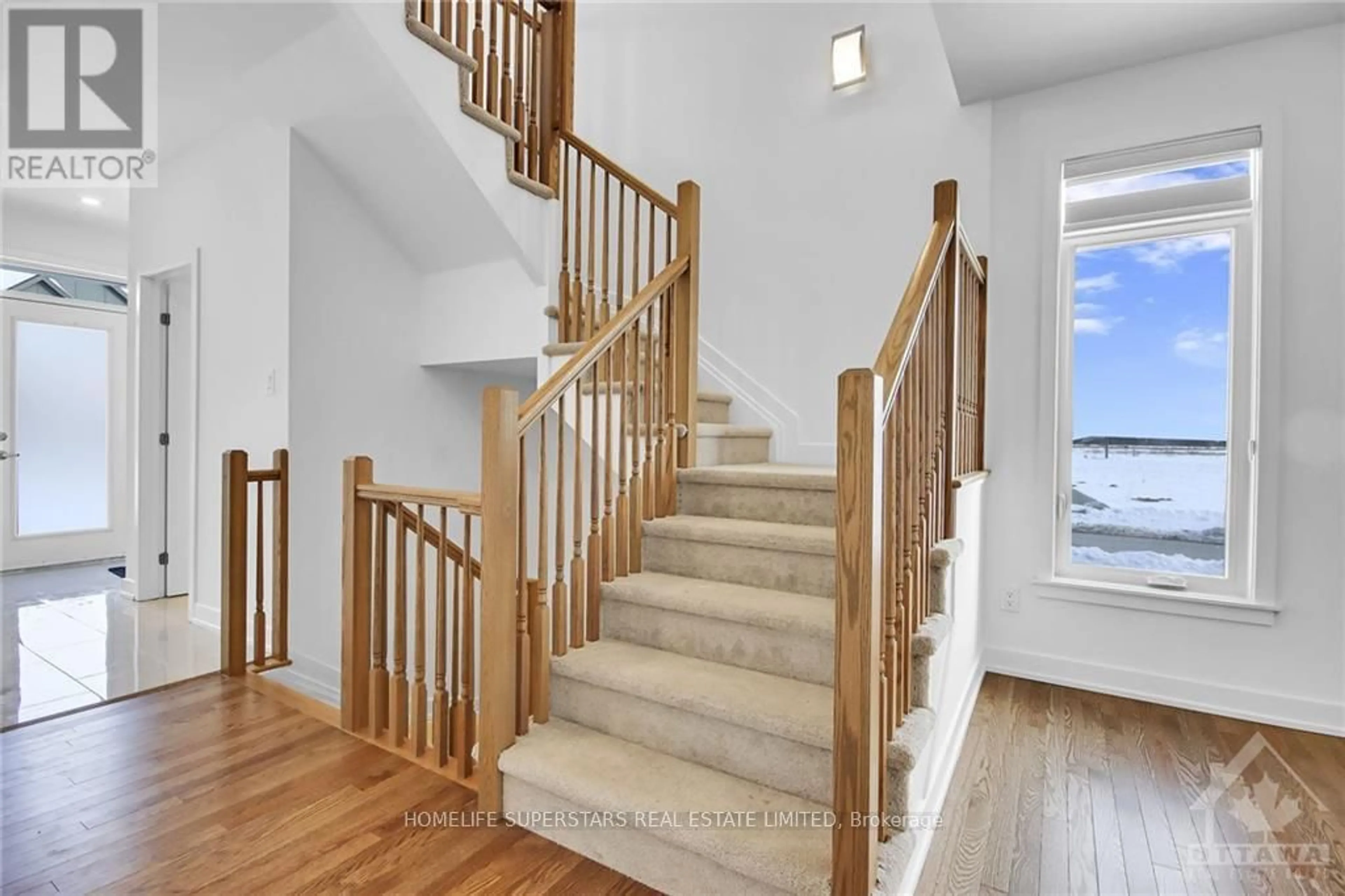 Stairs for 55 Big Dipper St, Manotick Ontario K4M 0M3