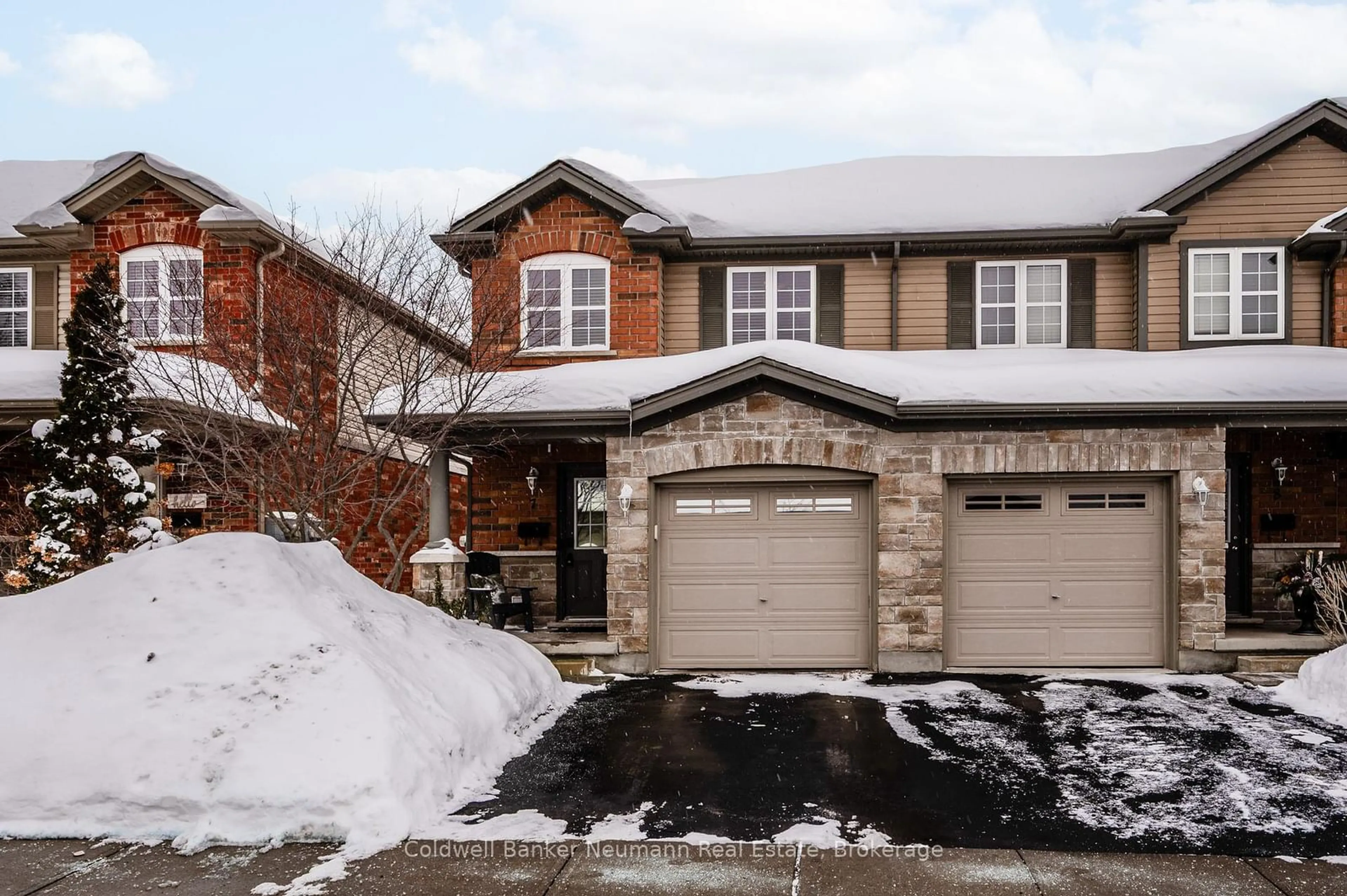 Home with brick exterior material, street for 535 Margaret St #7, Cambridge Ontario N3H 0A5