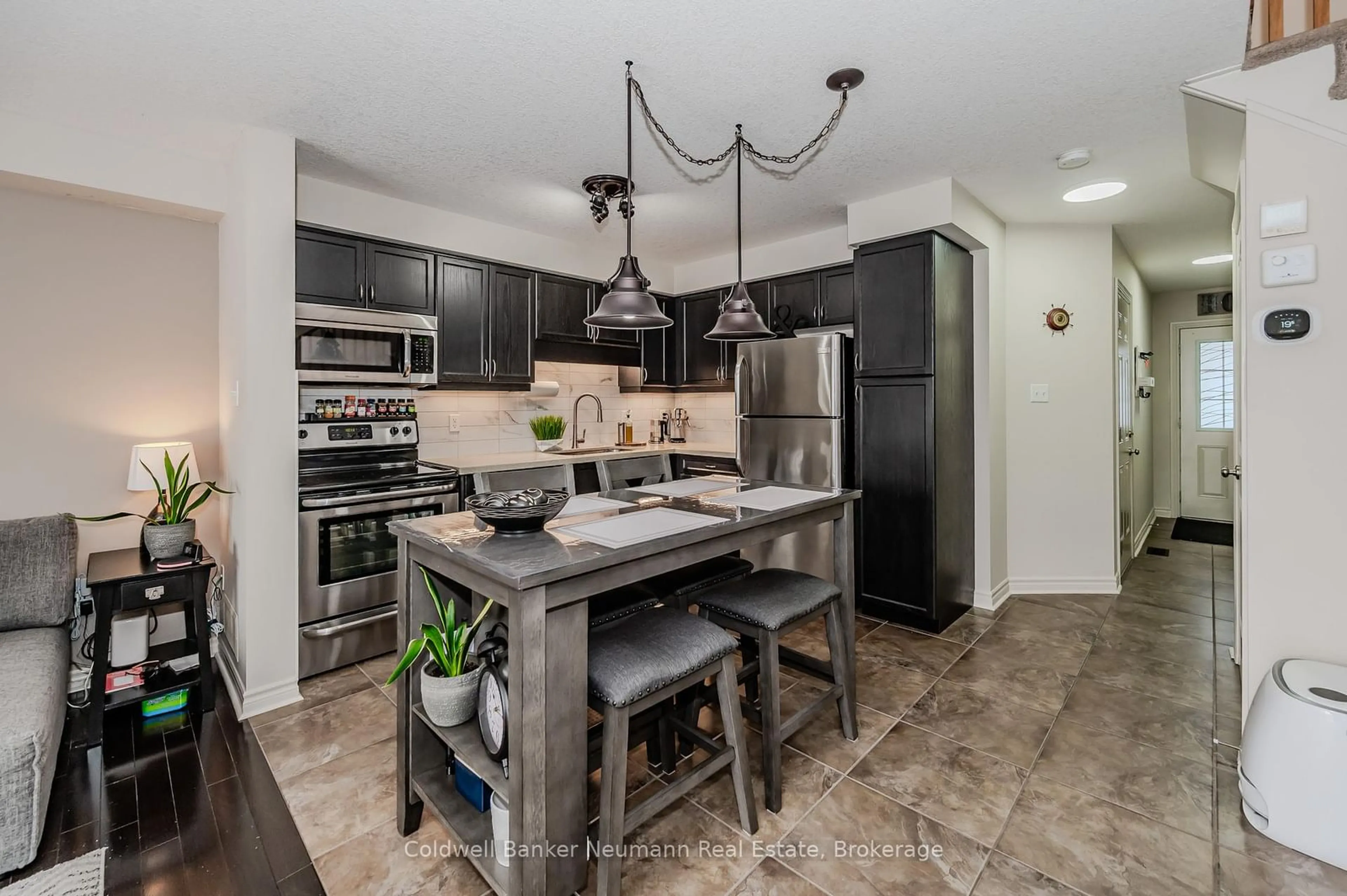 Open concept kitchen, unknown for 535 Margaret St #7, Cambridge Ontario N3H 0A5