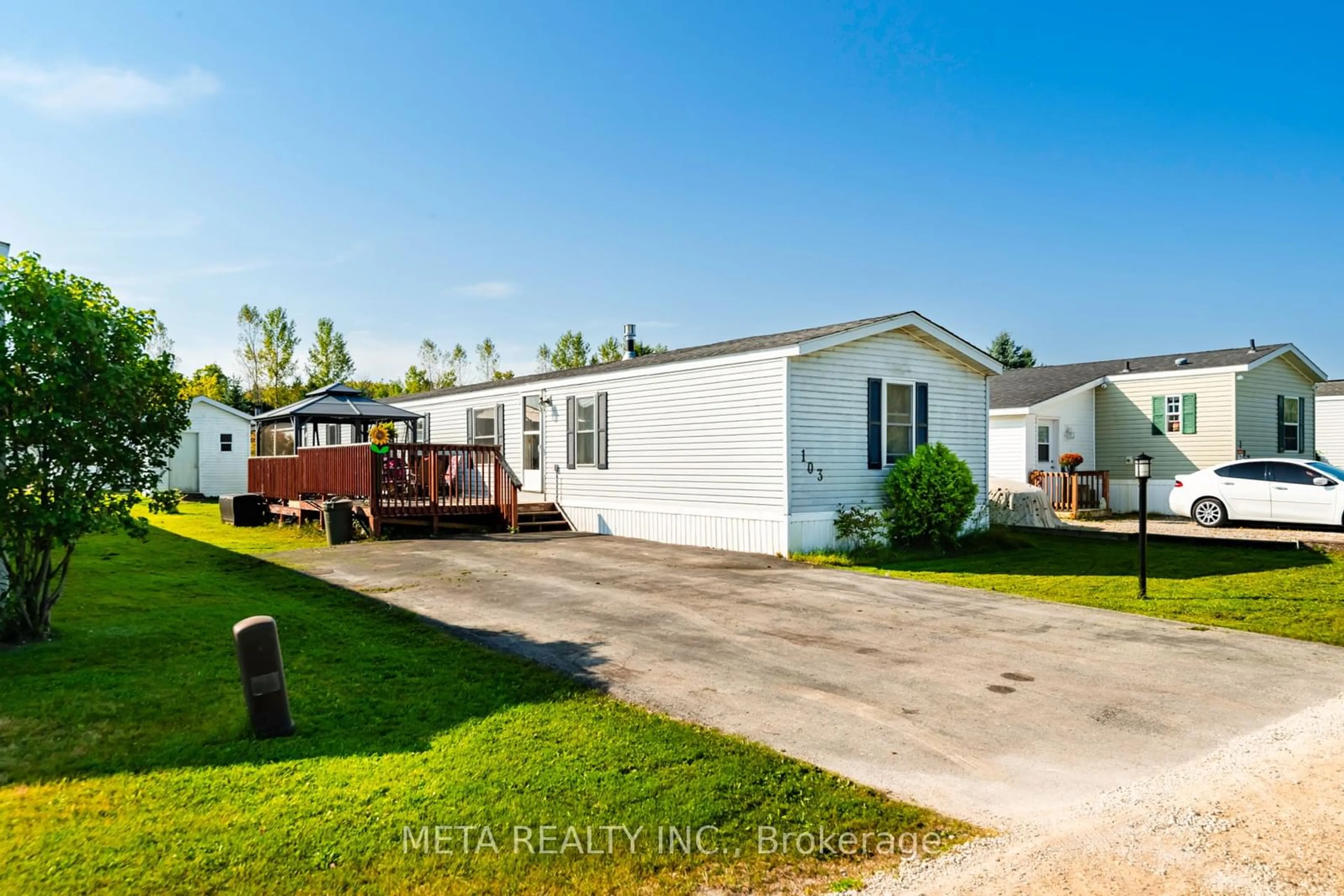 Home with vinyl exterior material, water/lake/river/ocean view for 103 Maple Grove Village Rd, Southgate Ontario N0C 1B0