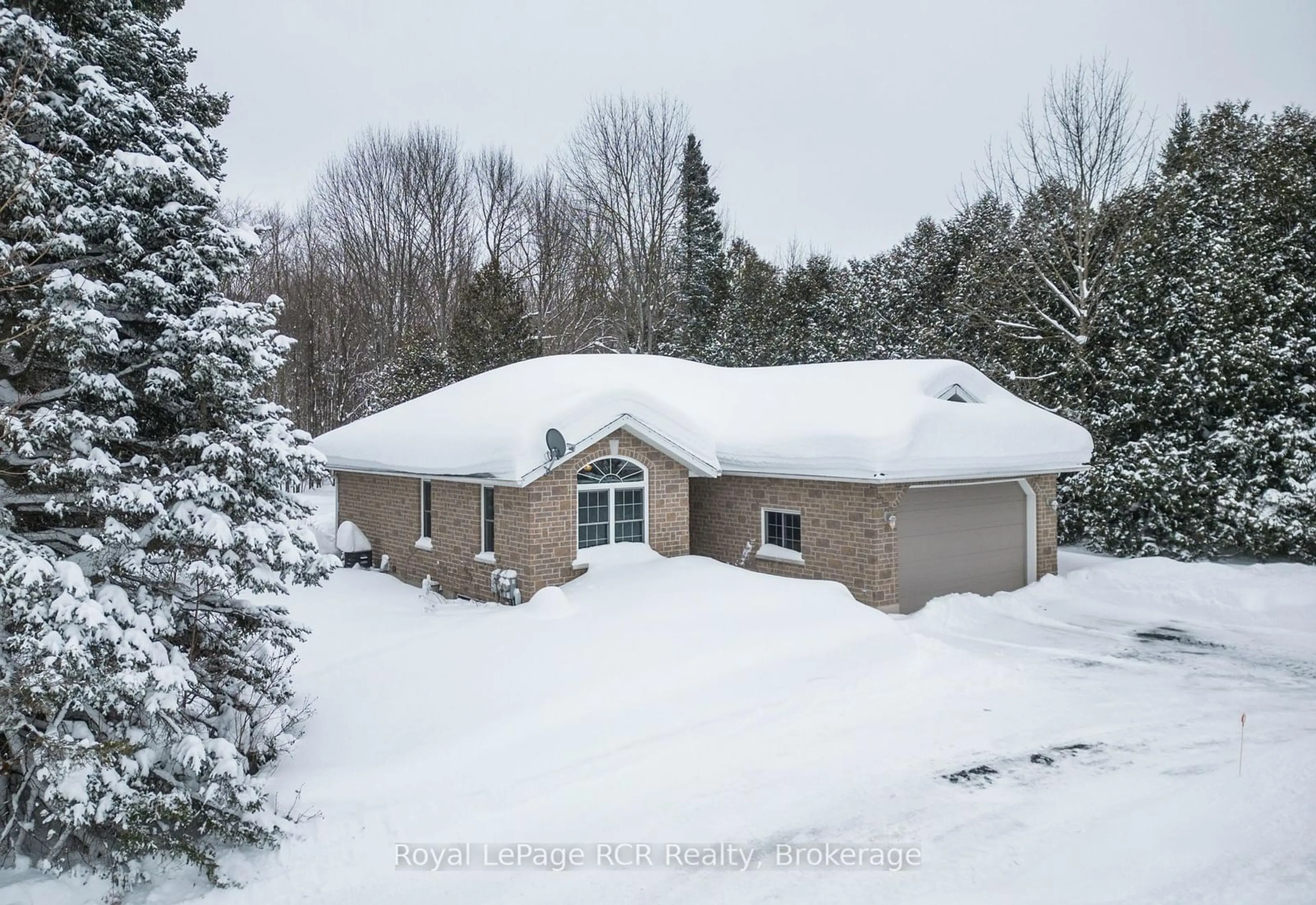 A pic from outside/outdoor area/front of a property/back of a property/a pic from drone, unknown for 318783 1 Grey Rd, Georgian Bluffs Ontario N4K 5N4