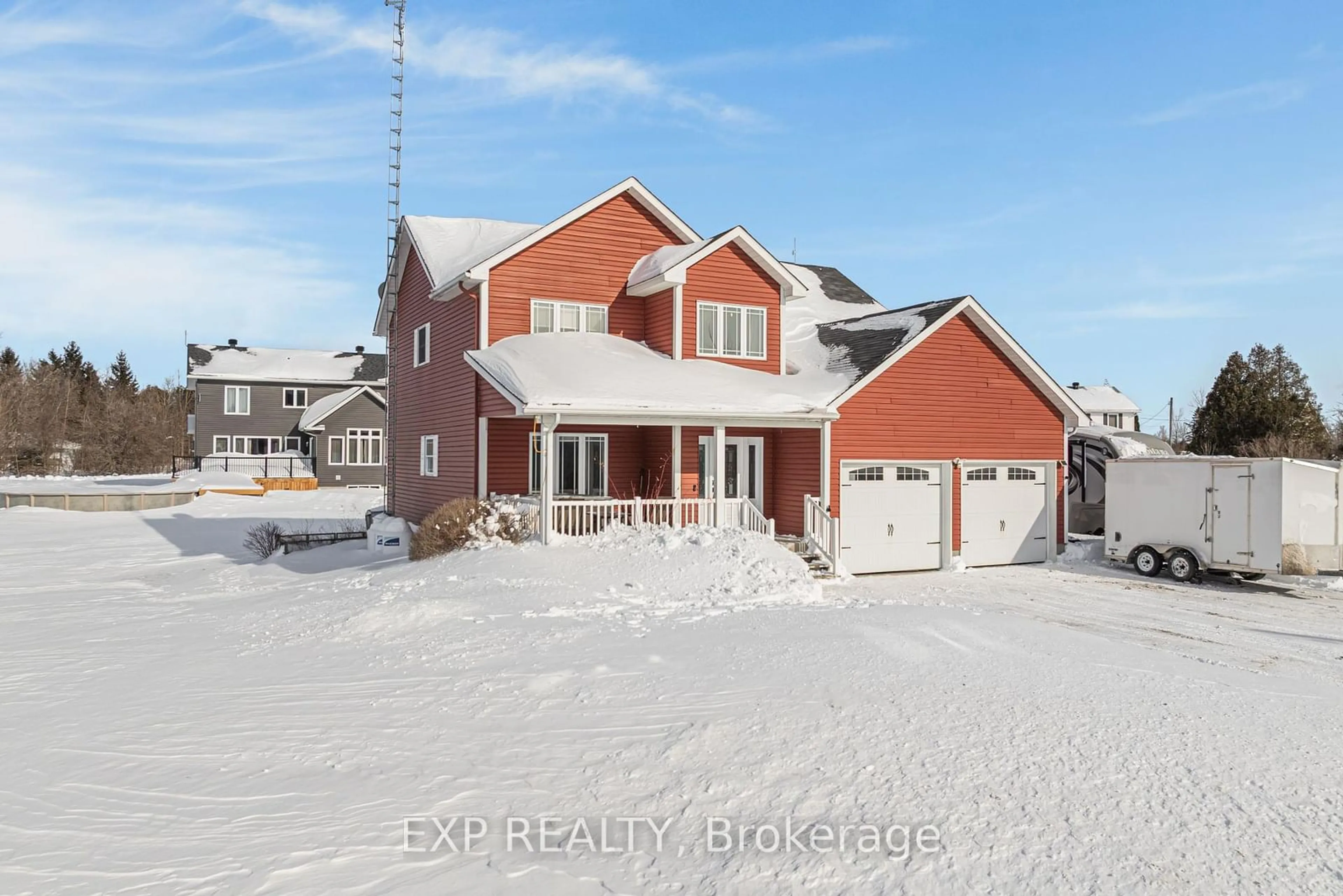 A pic from outside/outdoor area/front of a property/back of a property/a pic from drone, street for 3427 Delaney St, North Stormont Ontario K0C 1V0