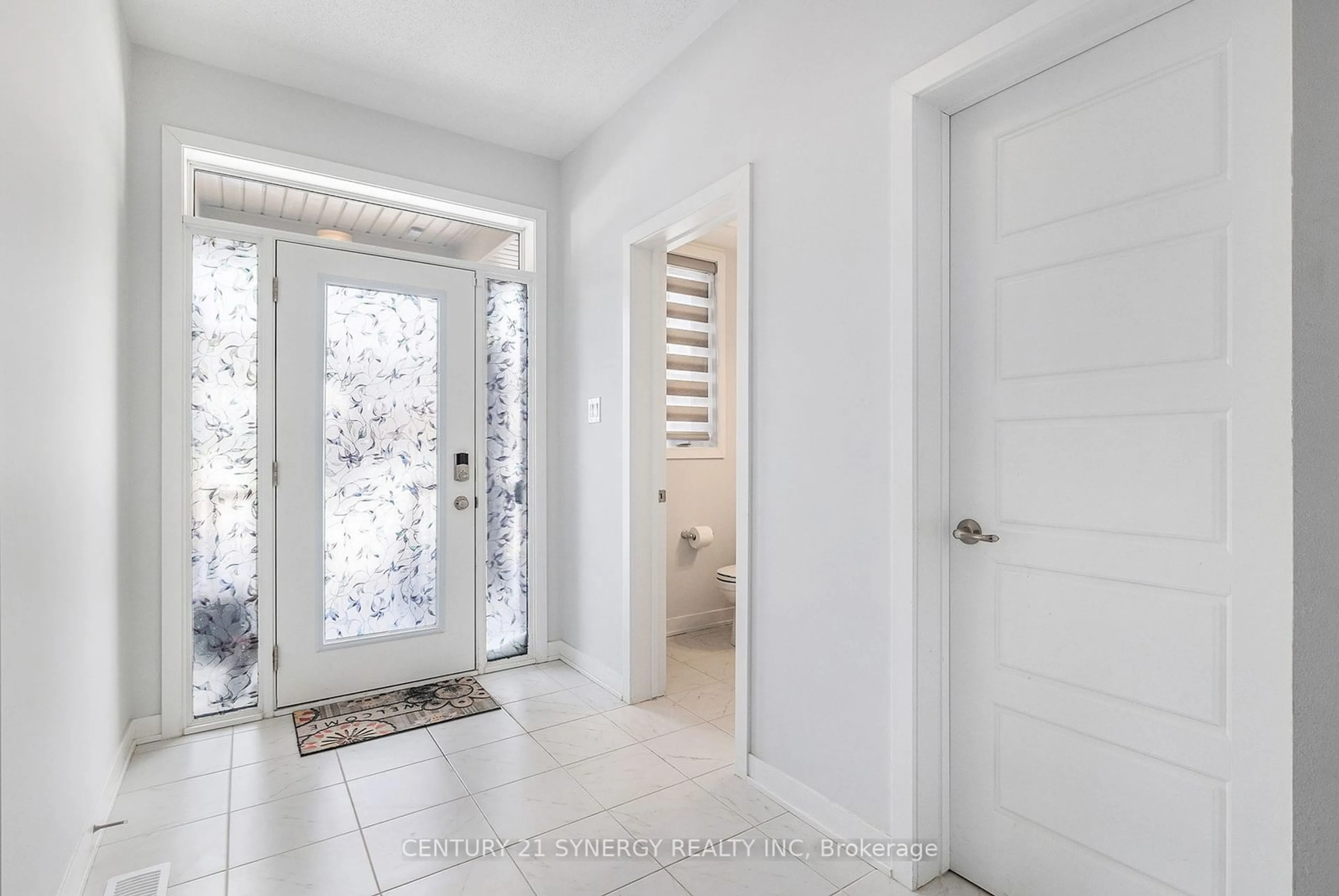 Indoor entryway for 309 Crossway Terr, Stittsville - Munster - Richmond Ontario K2S 3A8