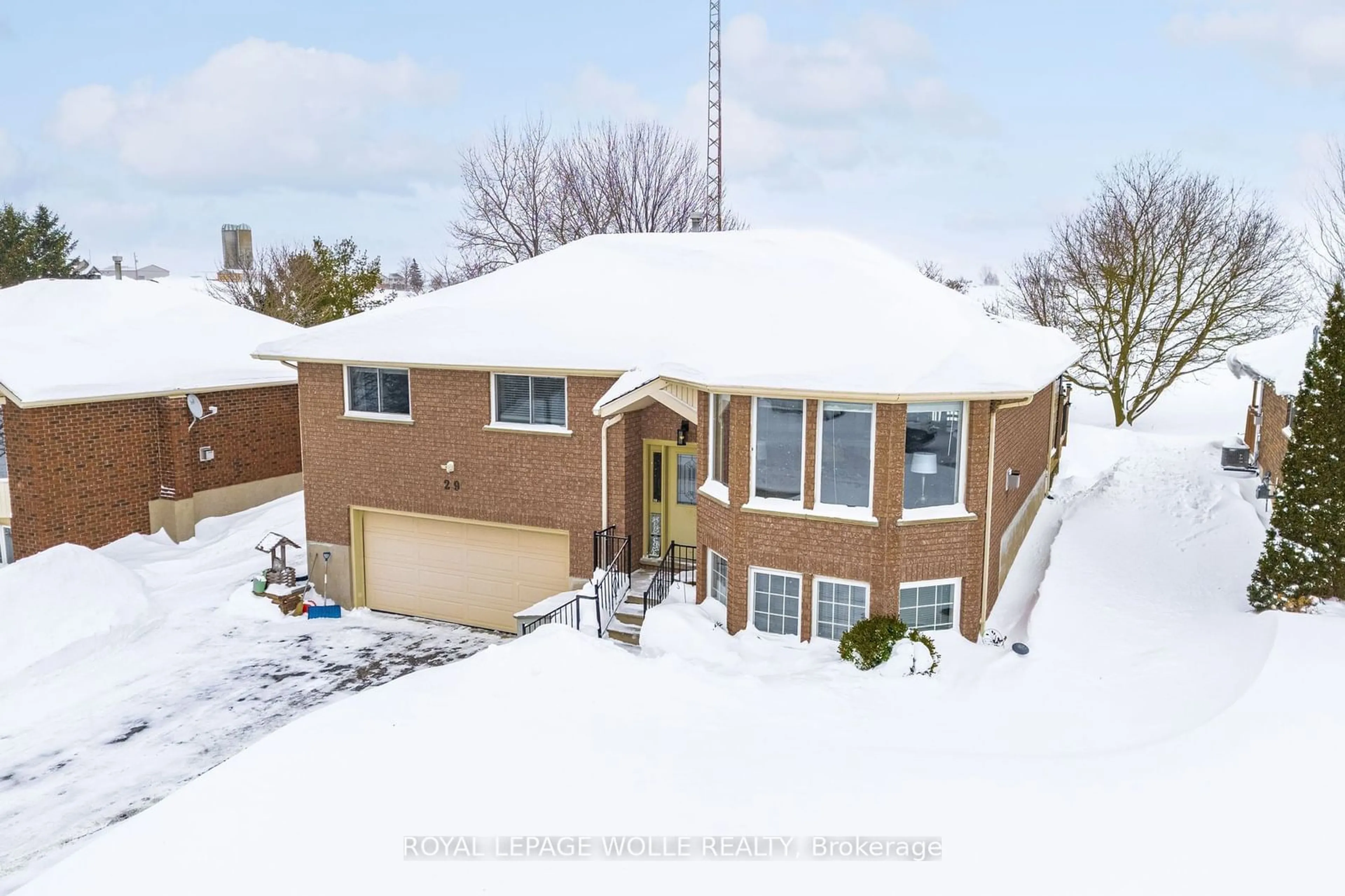 Home with brick exterior material, street for 29 Bonniewood Dr, Mapleton Ontario N0G 1P0