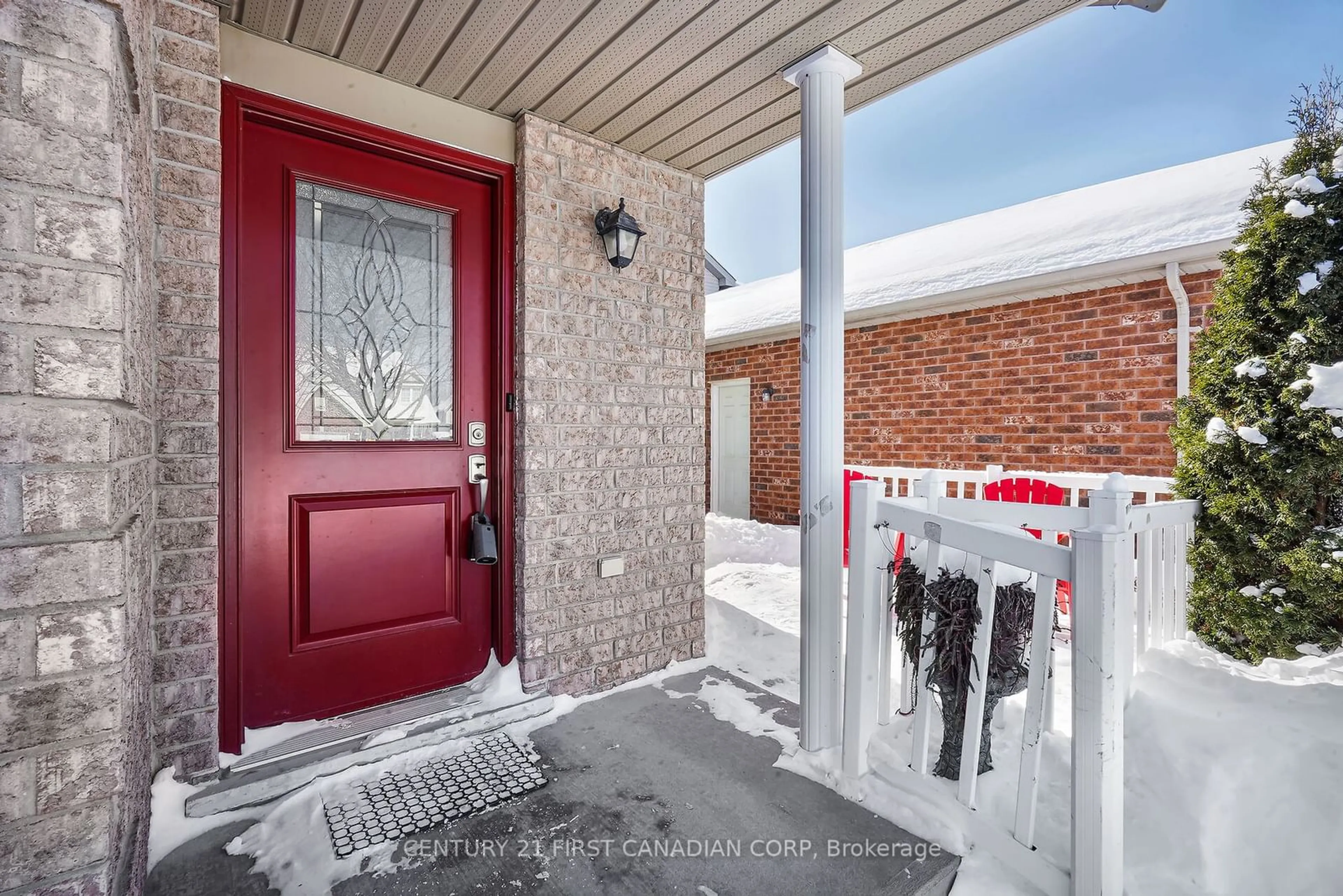 Indoor entryway for 535 Ridgeview Dr, London Ontario N5Y 6H8