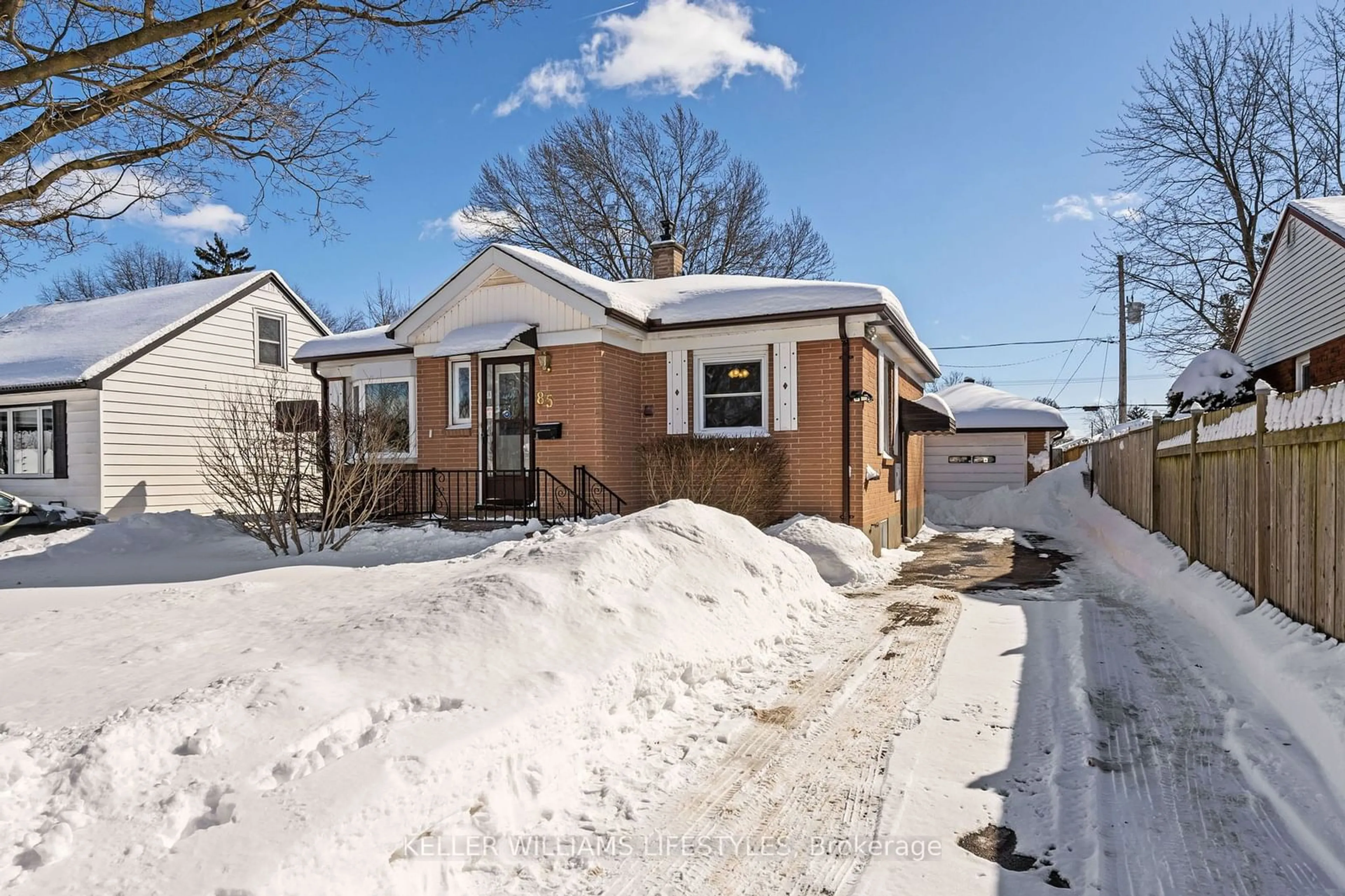 A pic from outside/outdoor area/front of a property/back of a property/a pic from drone, street for 85 Stevenson Ave, London Ontario N5W 1Y6