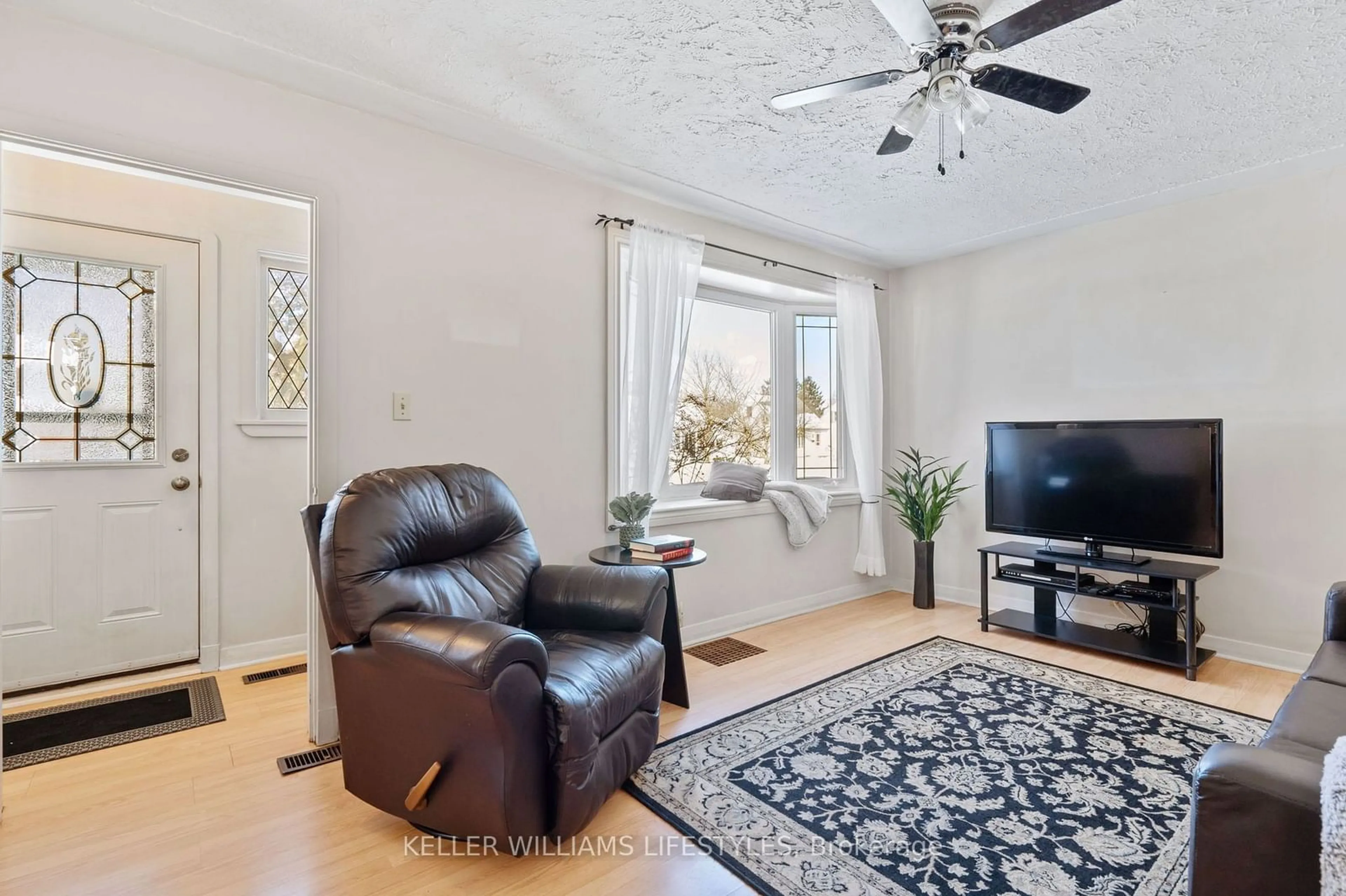 Living room with furniture, unknown for 85 Stevenson Ave, London Ontario N5W 1Y6