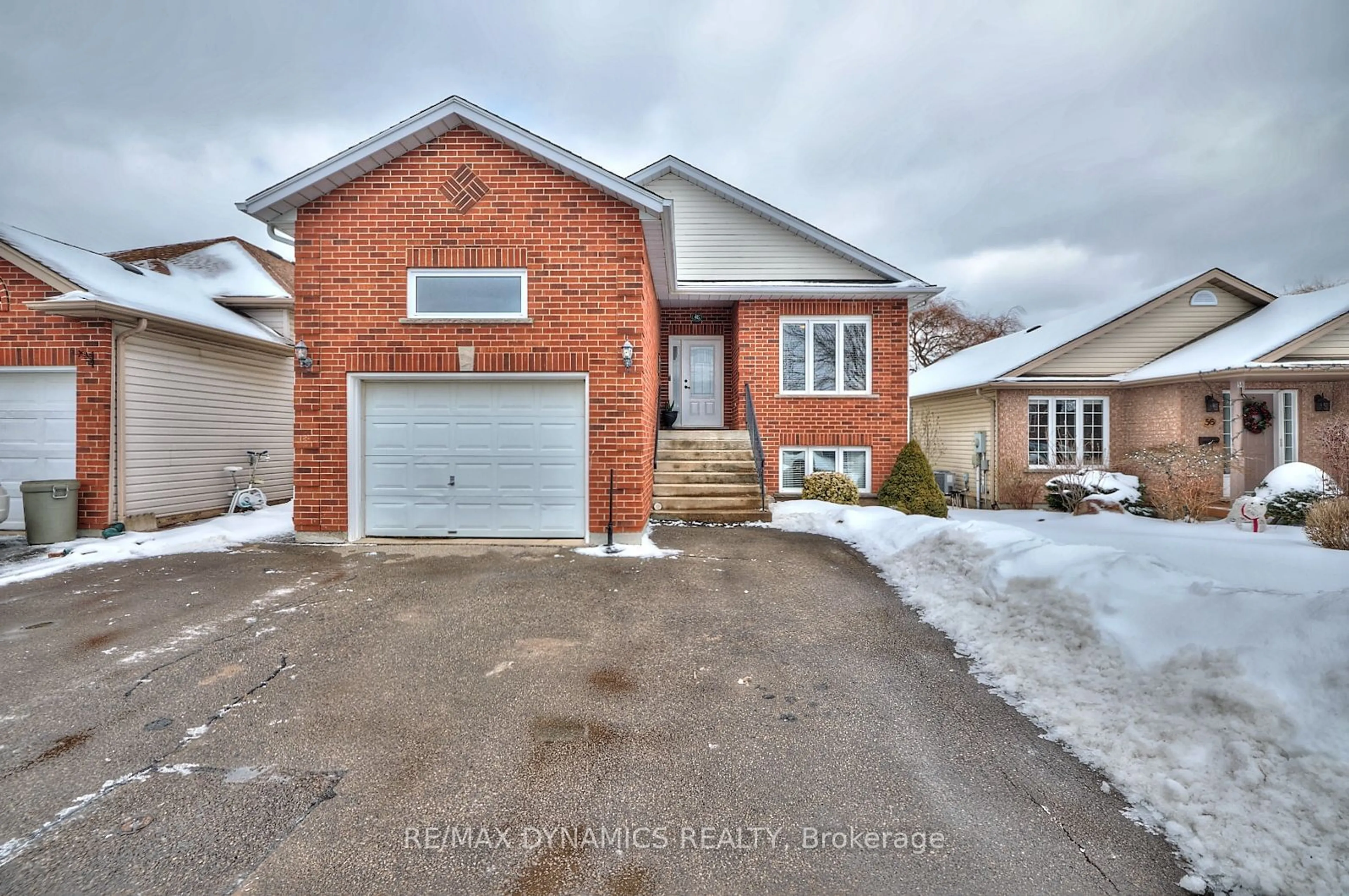 Home with brick exterior material, street for 48 Gretel Pl, Welland Ontario L3C 7H5