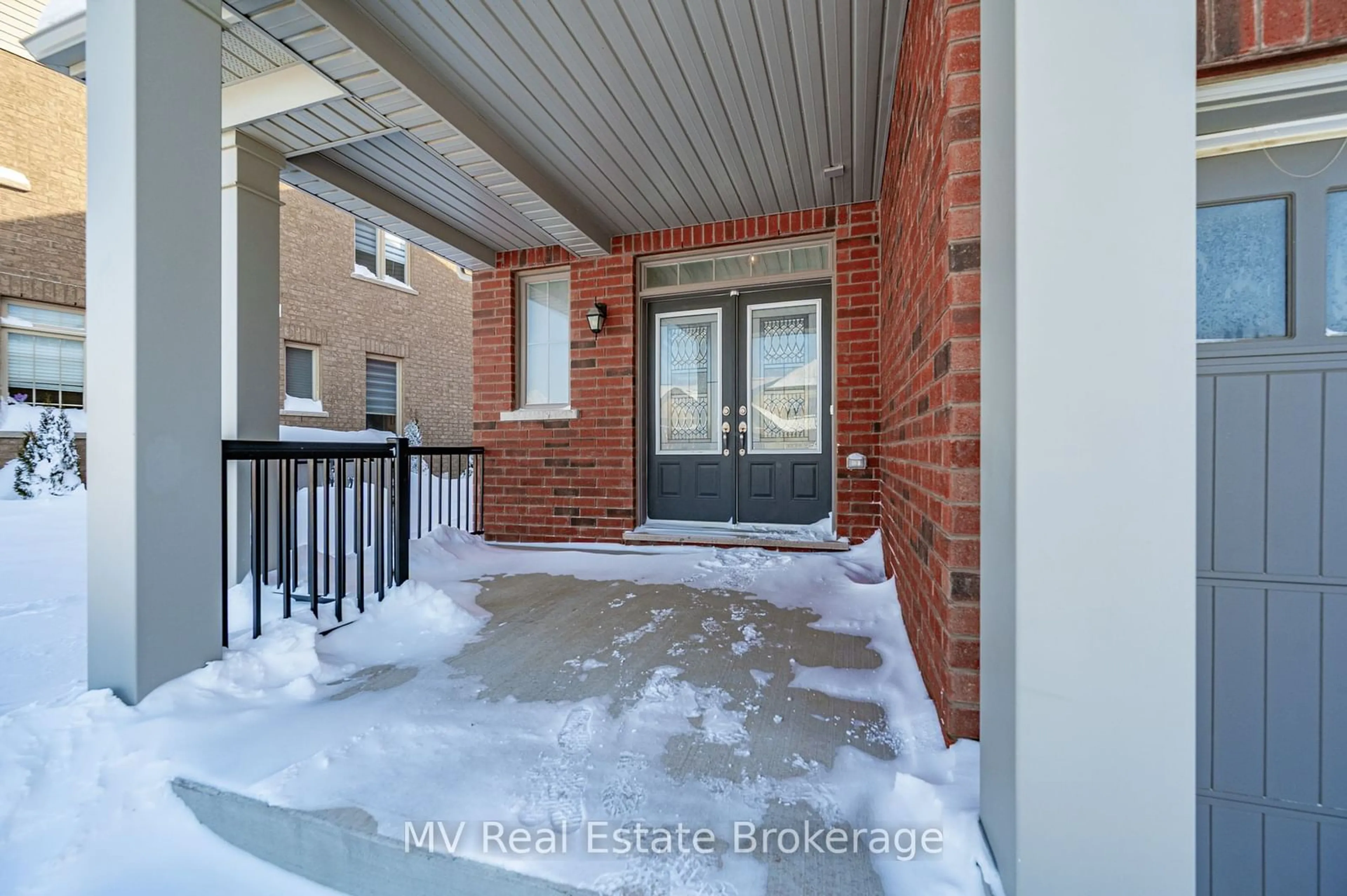 Indoor entryway for 128 Farley Rd, Centre Wellington Ontario N1M 0E8