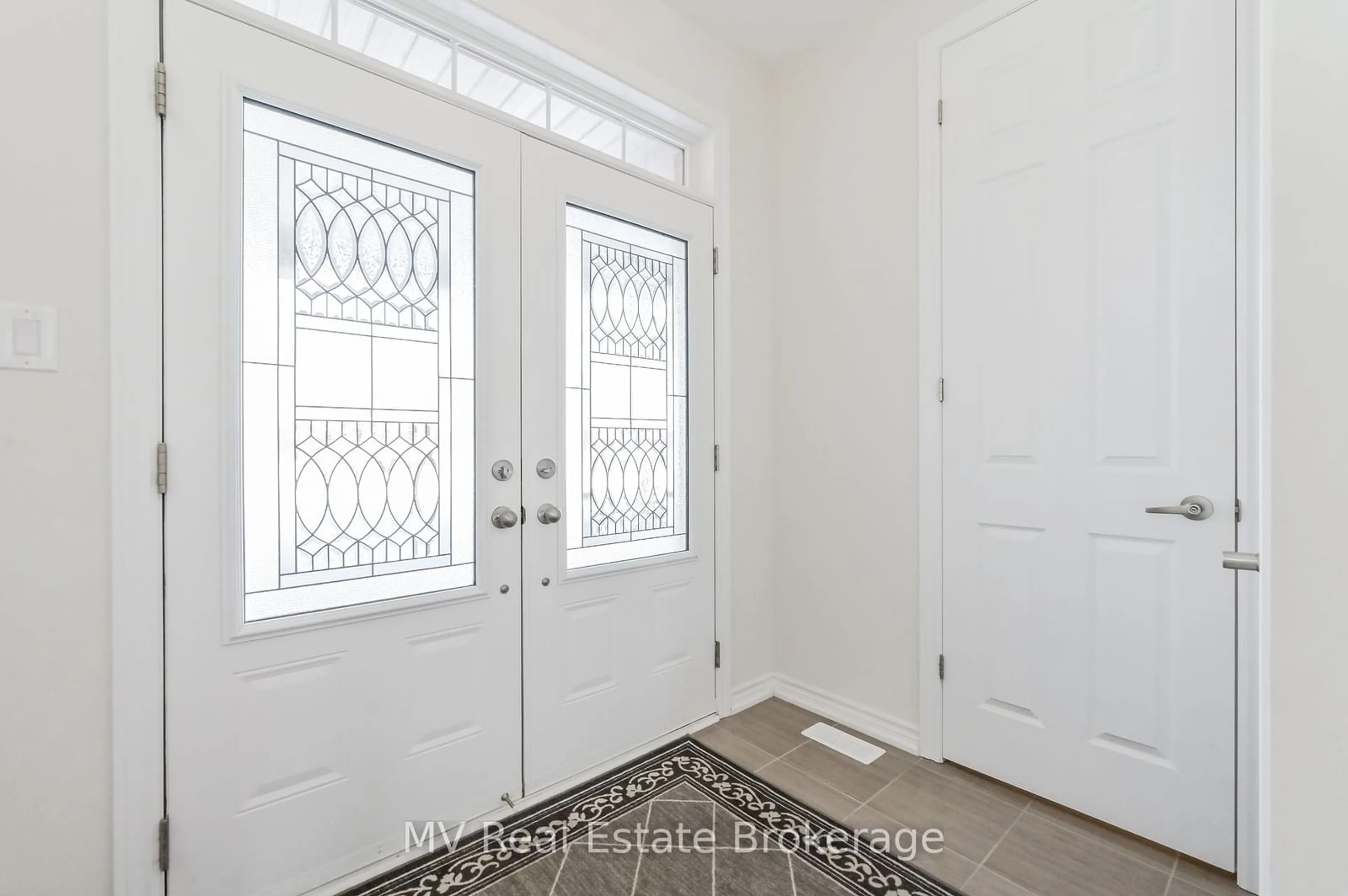 Indoor entryway for 128 Farley Rd, Centre Wellington Ontario N1M 0E8