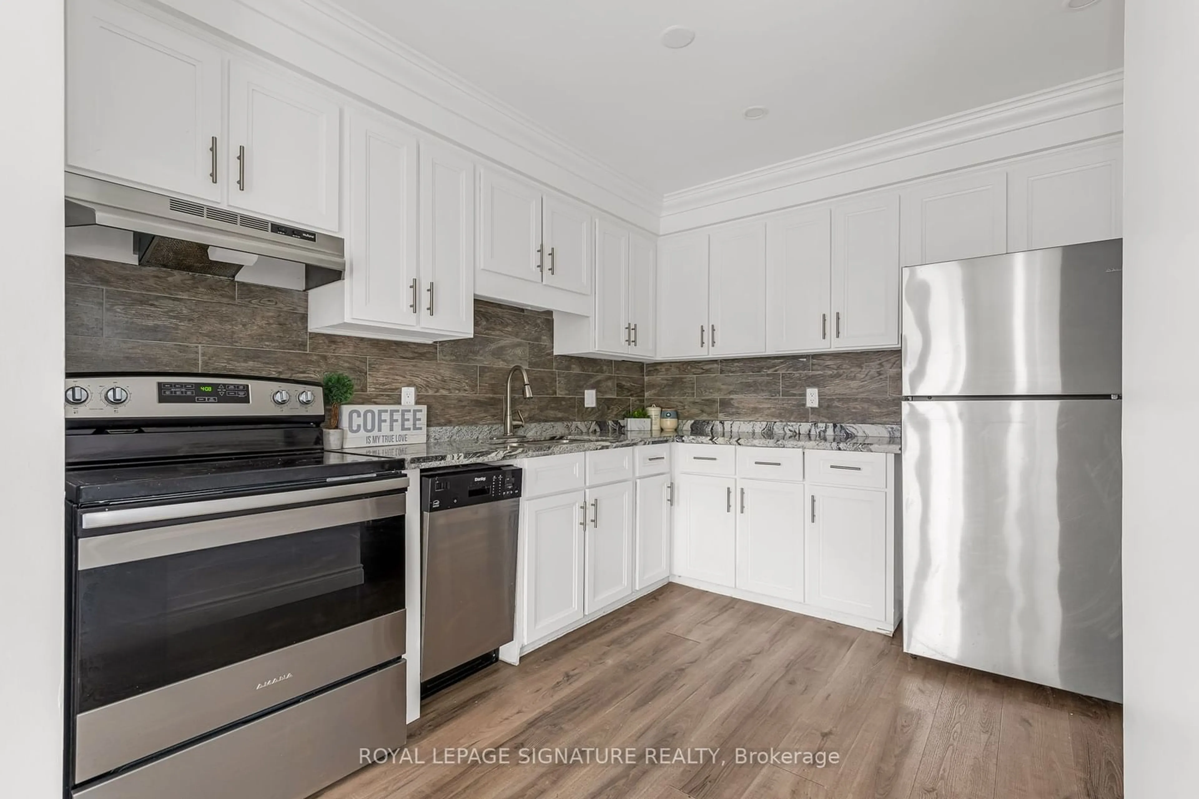 Open concept kitchen, unknown for 26 Baxter Cres, Thorold Ontario L2V 4R6