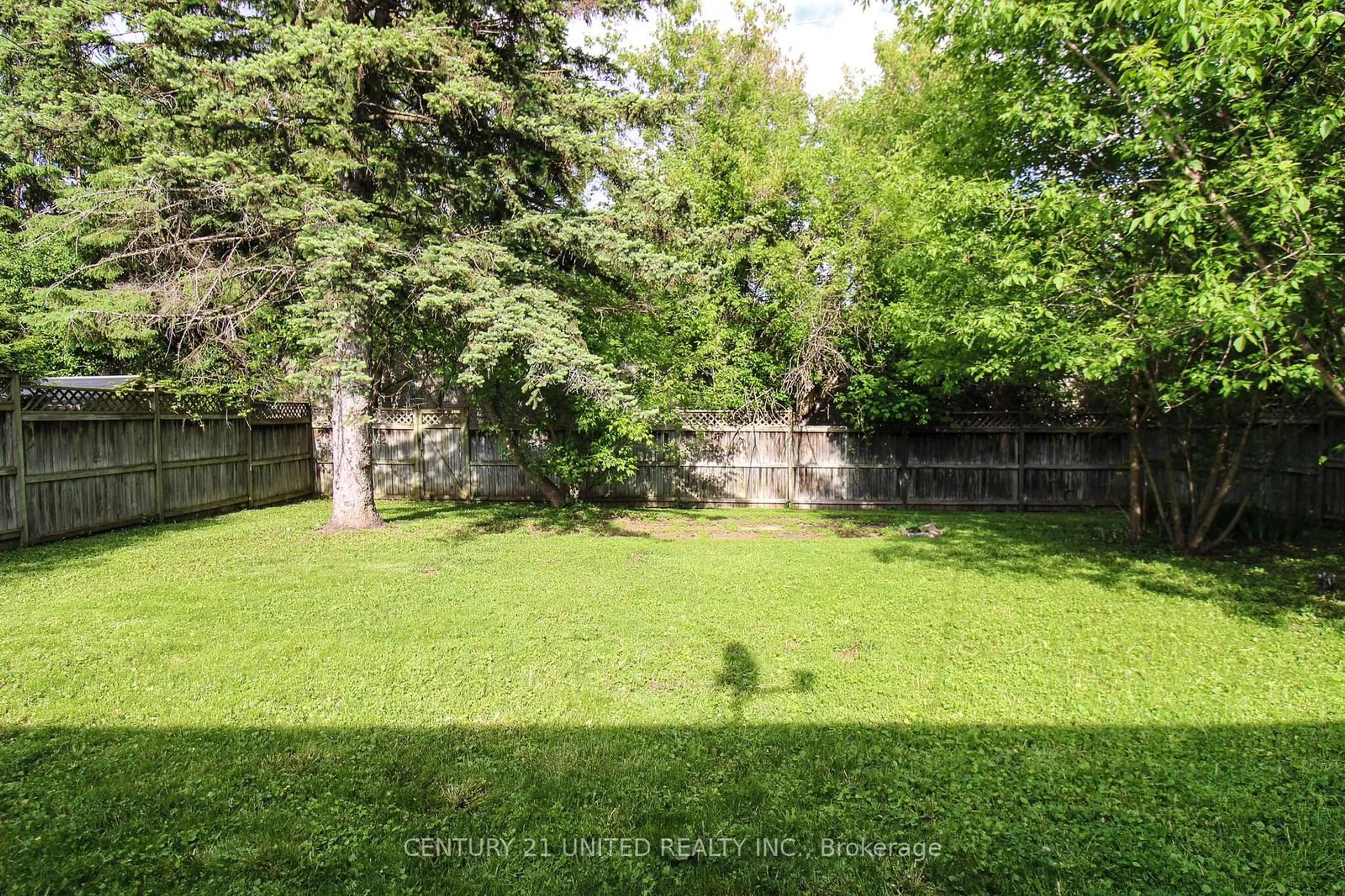 A pic from outside/outdoor area/front of a property/back of a property/a pic from drone, forest/trees view for 1472 Westbrook Dr, Peterborough Ontario K9J 6R4