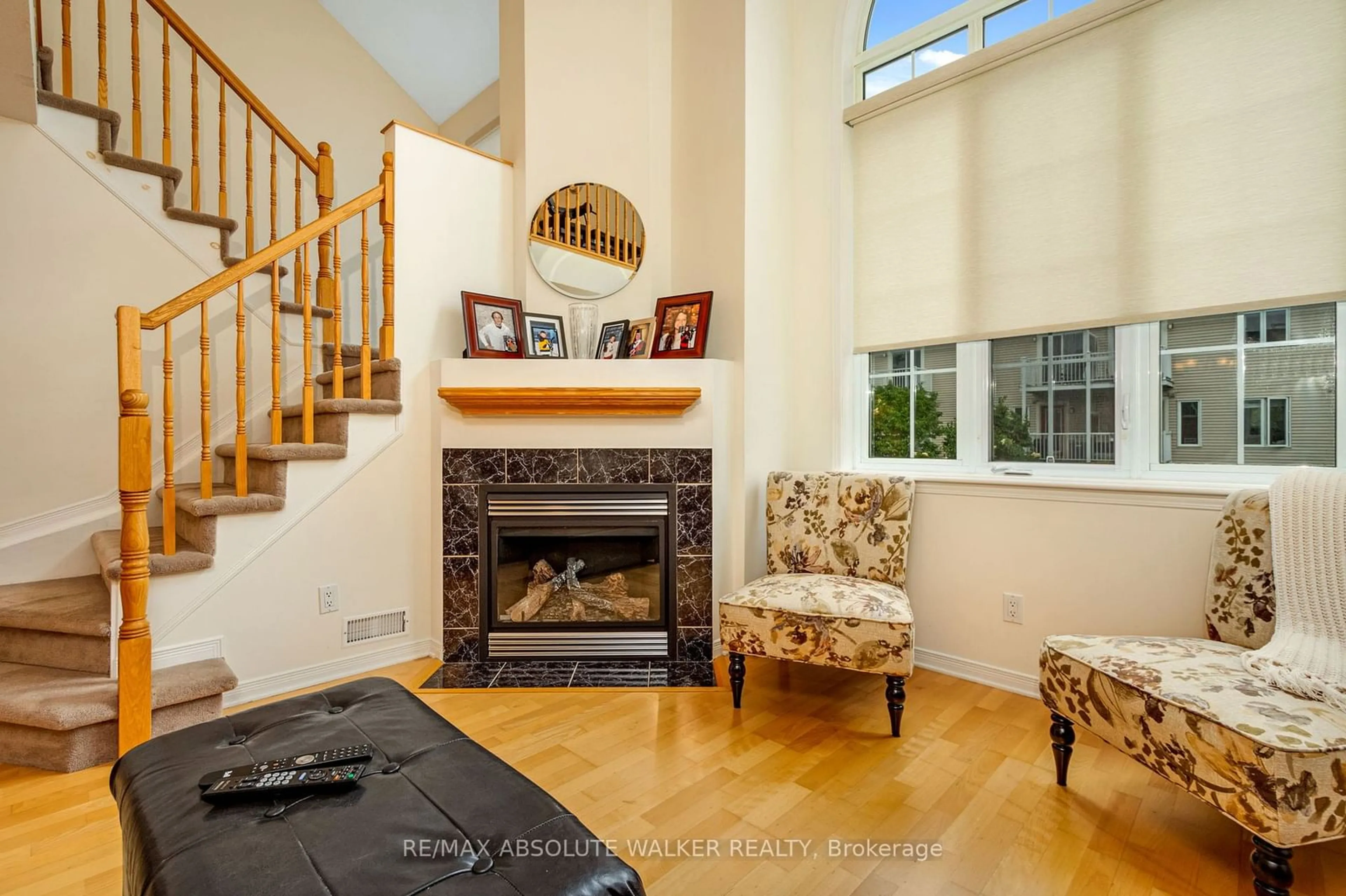 Living room with furniture, ceramic/tile floor for 107 Gatestone Private #7, Beacon Hill North - South and Area Ontario K1J 1K5