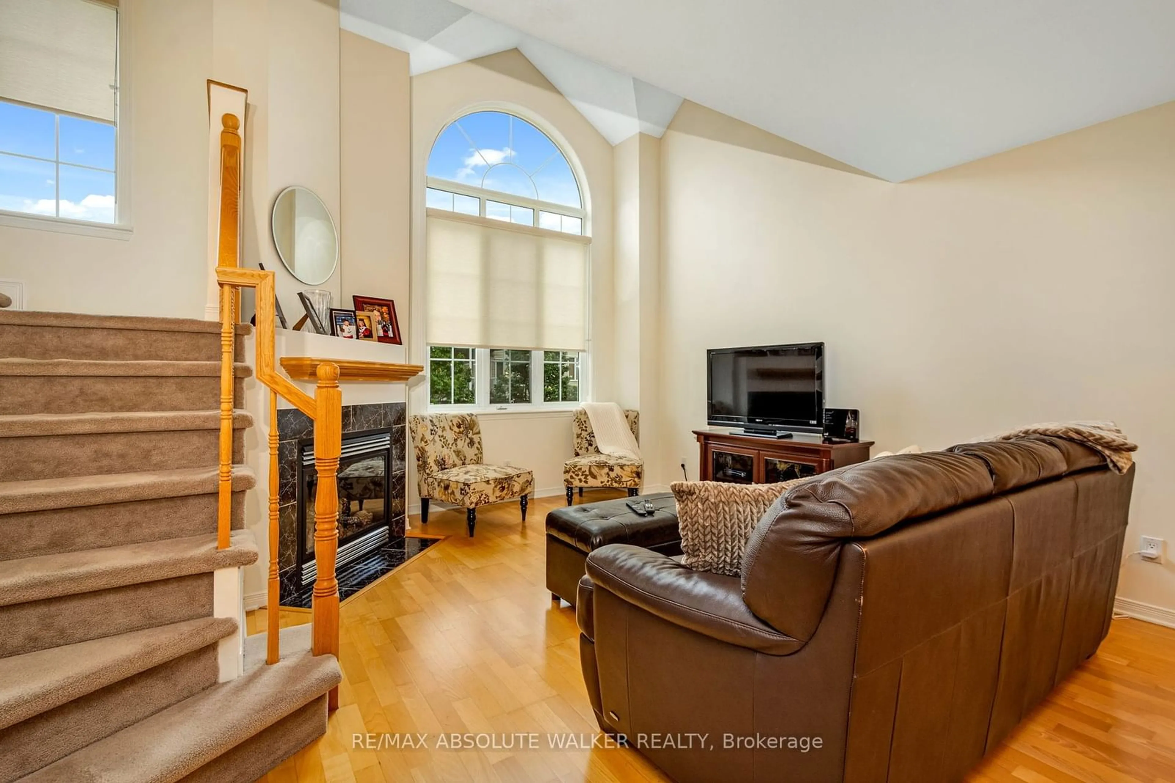 Living room with furniture, unknown for 107 Gatestone Private #7, Beacon Hill North - South and Area Ontario K1J 1K5