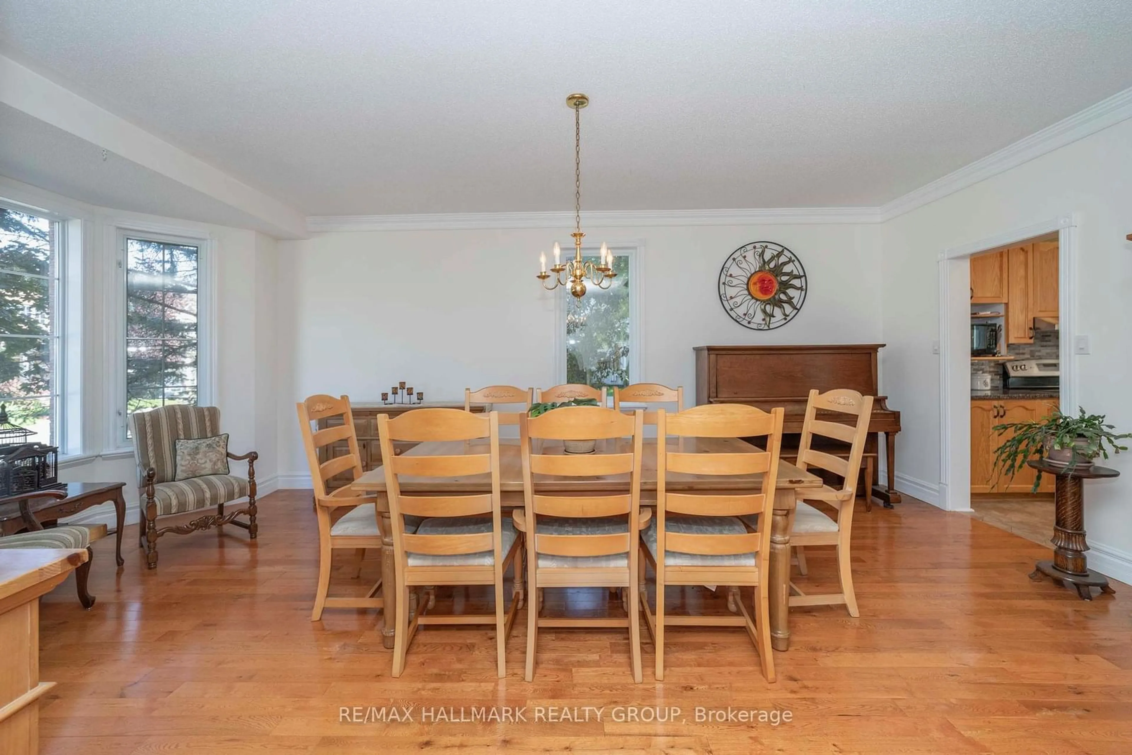 Dining room, wood/laminate floor for 2220 DES GRANDS CHAMPS Way, Orleans - Convent Glen and Area Ontario K1W 1K2