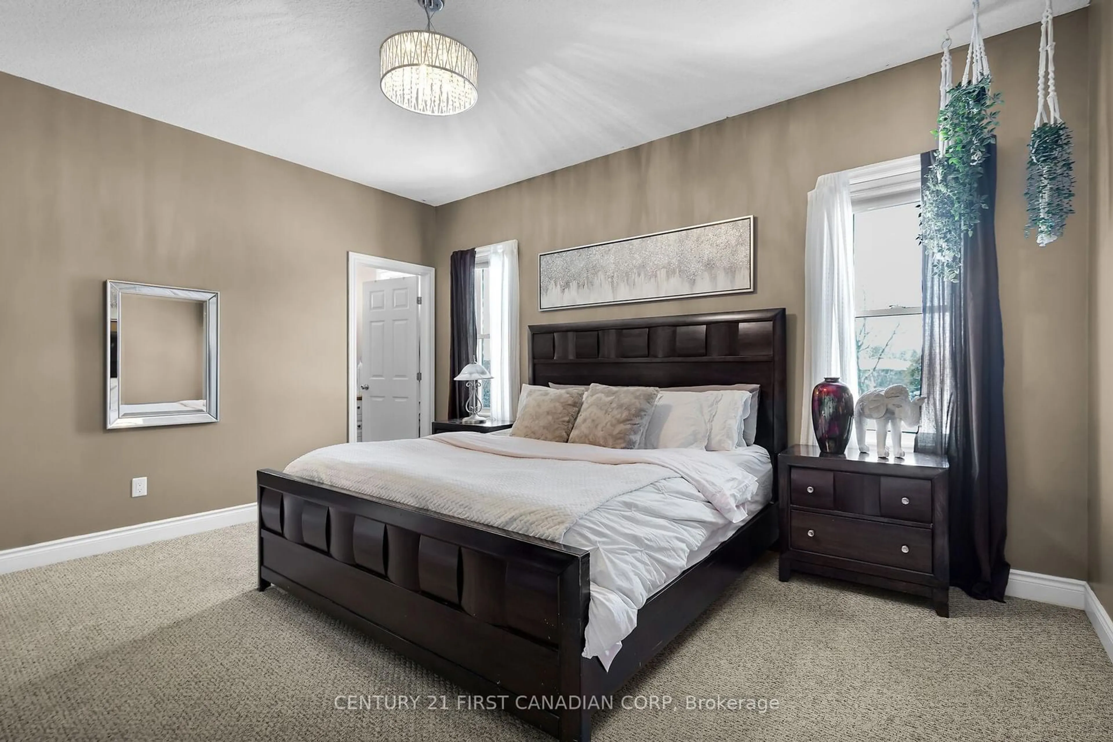 Bedroom with bed, unknown for 30 Hedges Crt, St. Thomas Ontario N5R 5G4