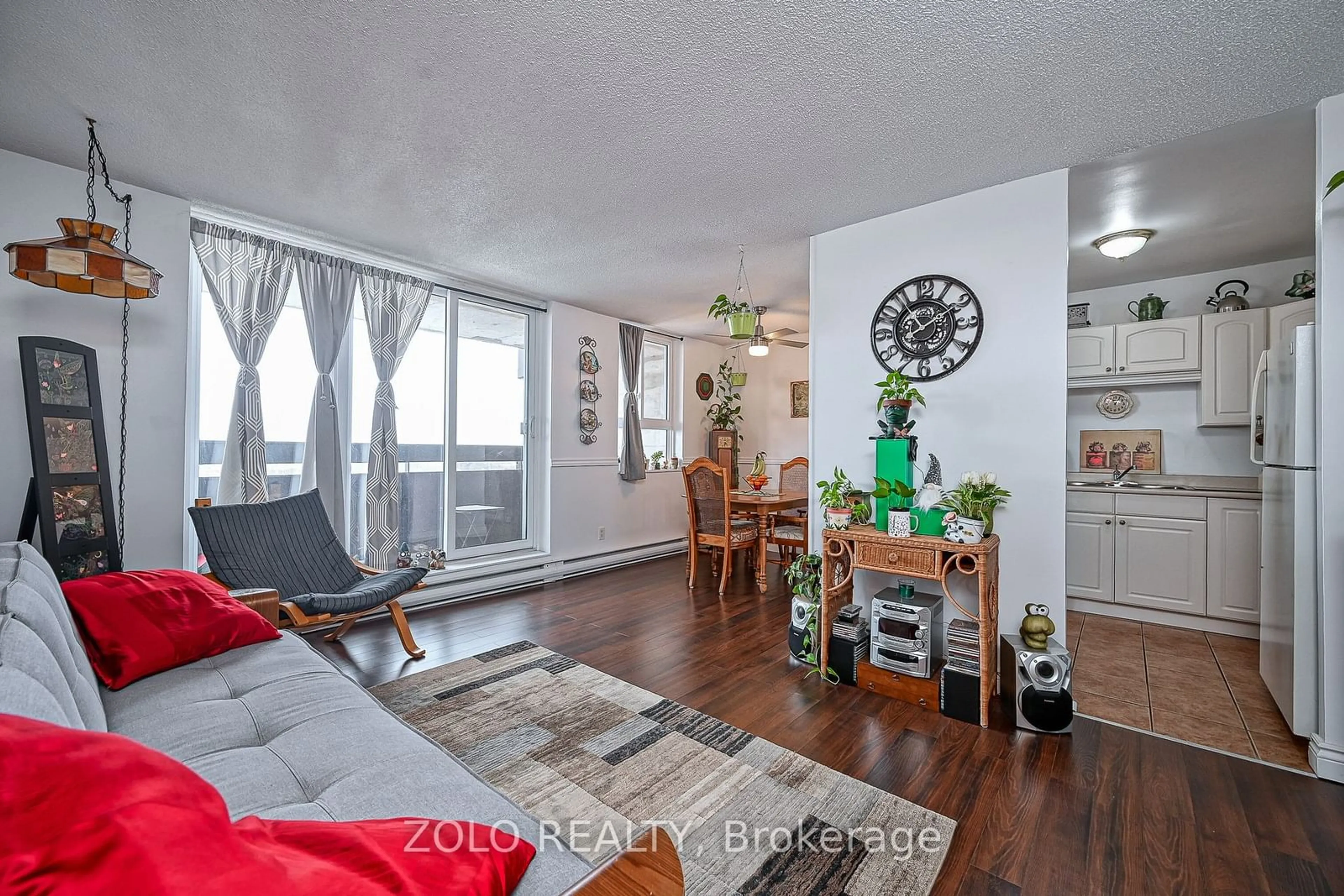 Living room with furniture, unknown for 2000 Jasmine Cres #905, Beacon Hill North - South and Area Ontario K1J 8K4