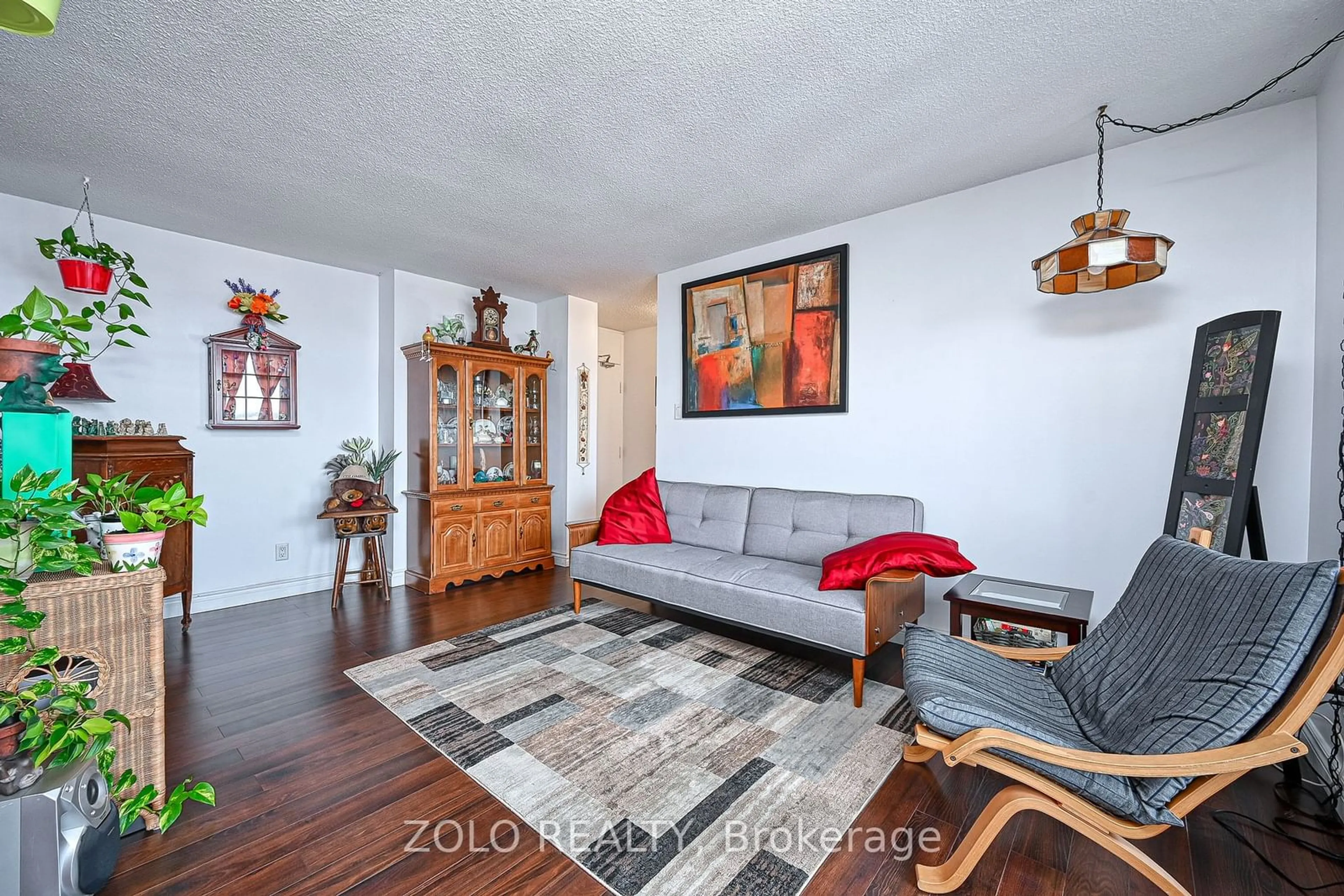 Living room with furniture, unknown for 2000 Jasmine Cres #905, Beacon Hill North - South and Area Ontario K1J 8K4