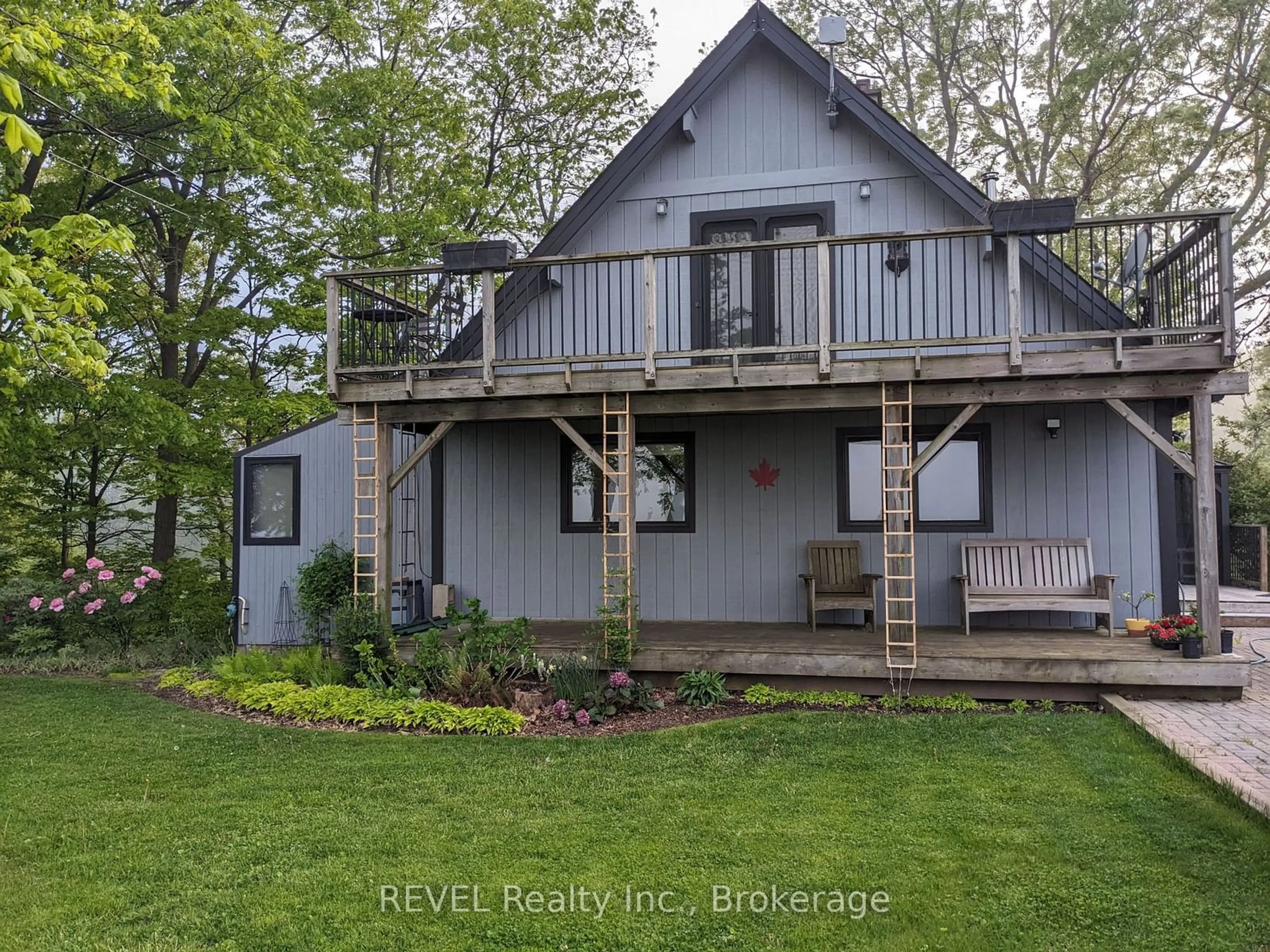 A pic from outside/outdoor area/front of a property/back of a property/a pic from drone, water/lake/river/ocean view for 3140 Staff Ave, Lincoln Ontario L2R 6P7