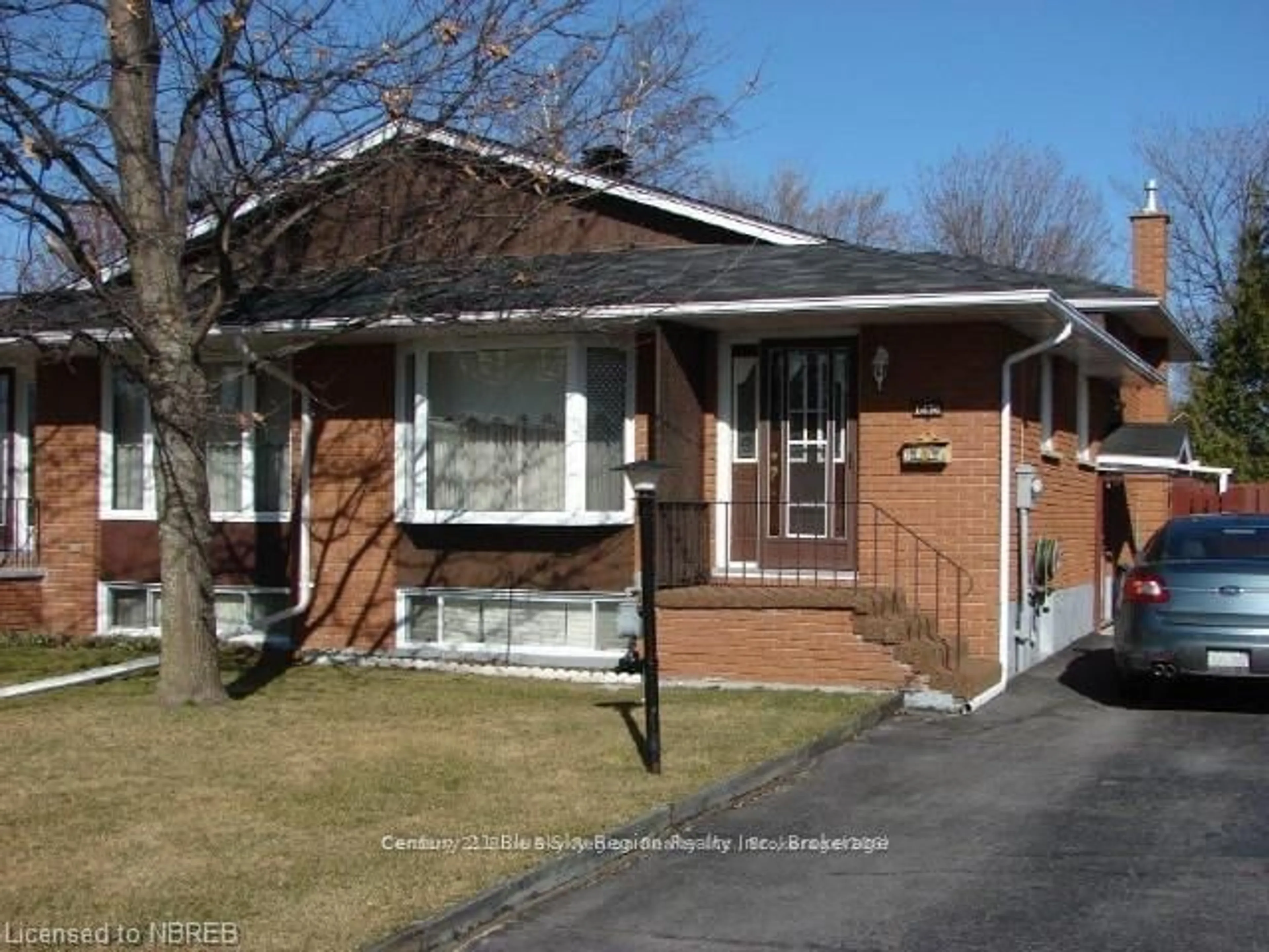 Home with brick exterior material, street for 1474 Harrison St, North Bay Ontario P1B 6H3