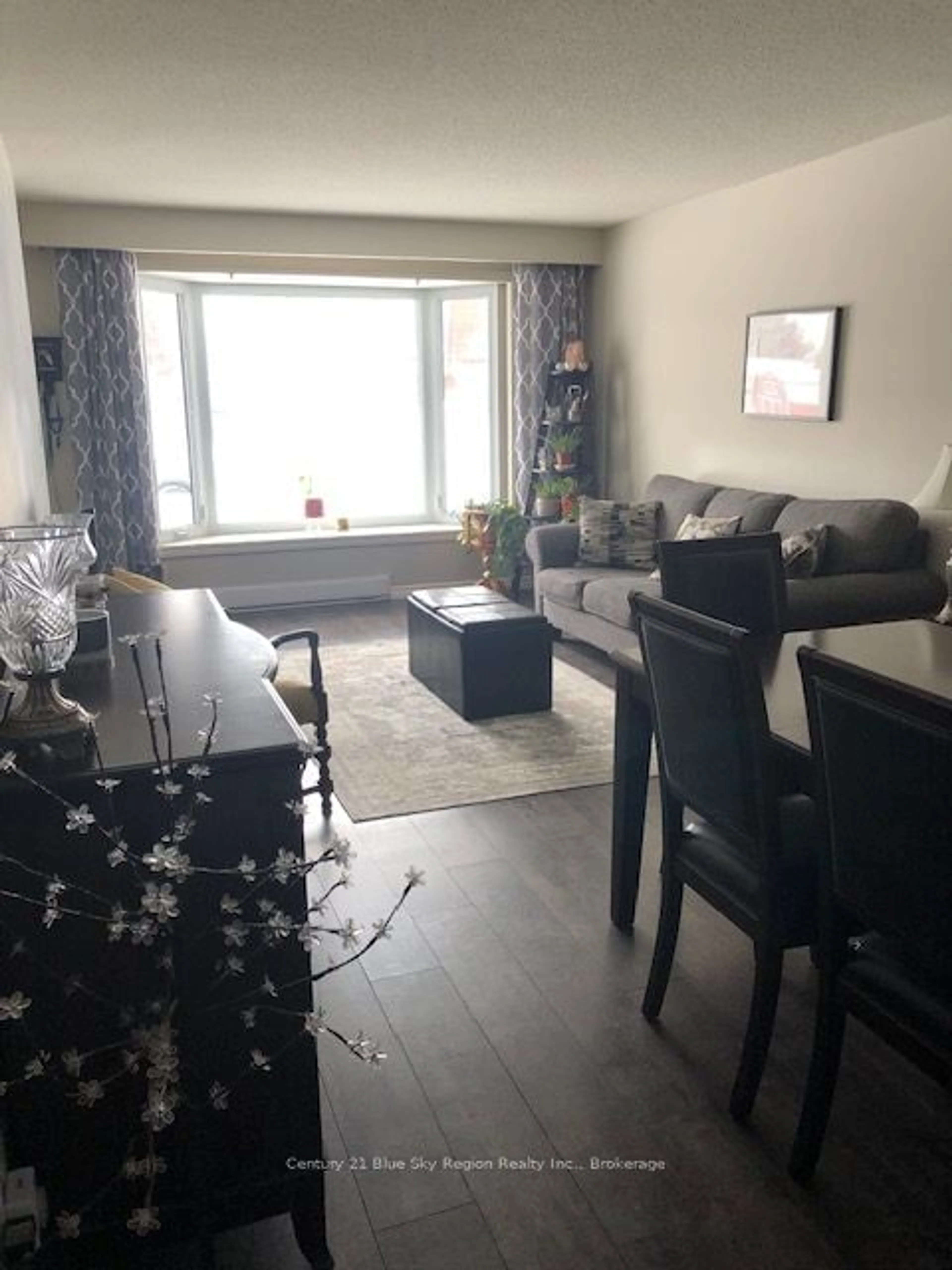 Living room with furniture, unknown for 1474 Harrison St, North Bay Ontario P1B 6H3