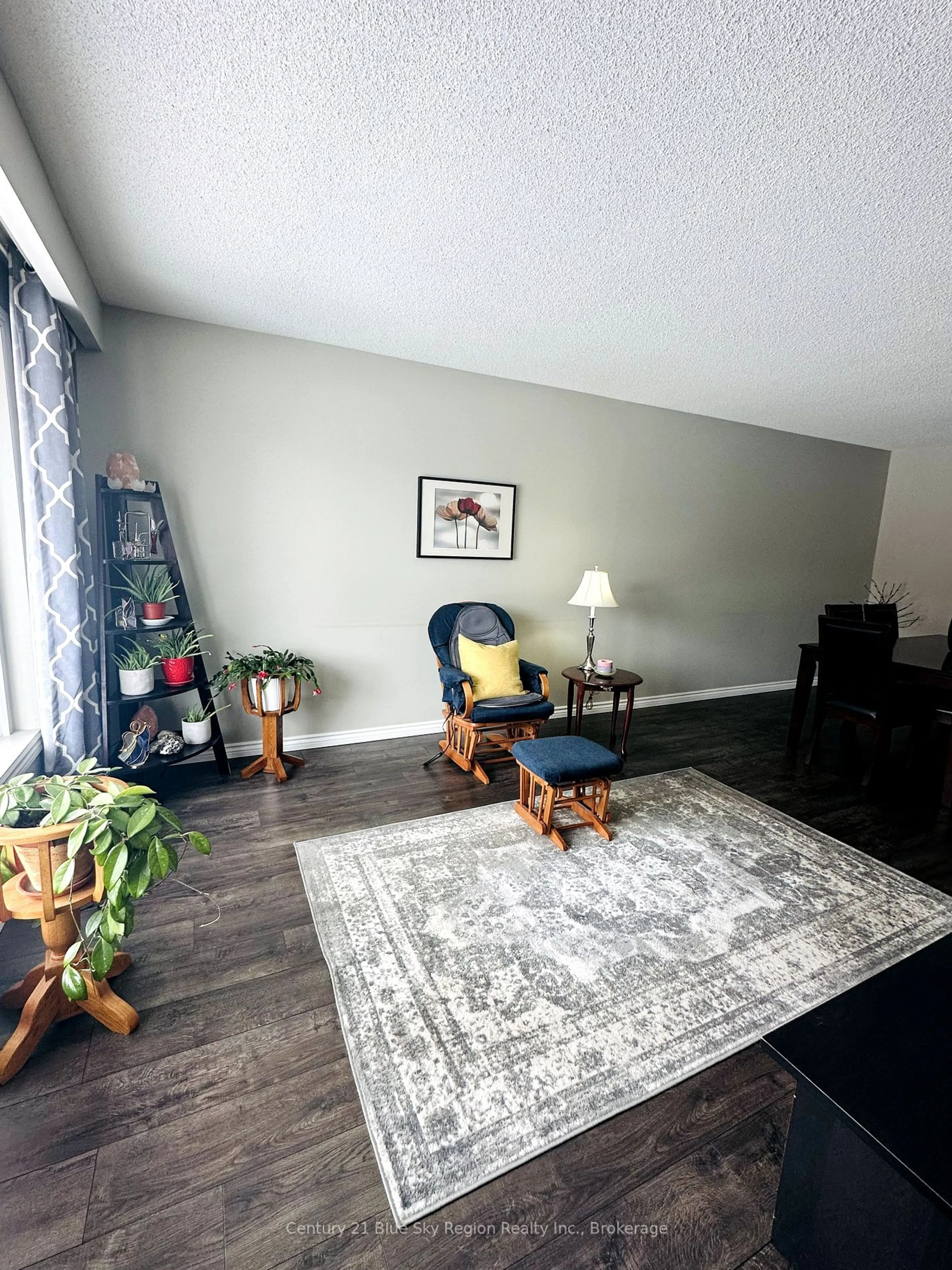 Living room with furniture, unknown for 1474 Harrison St, North Bay Ontario P1B 6H3