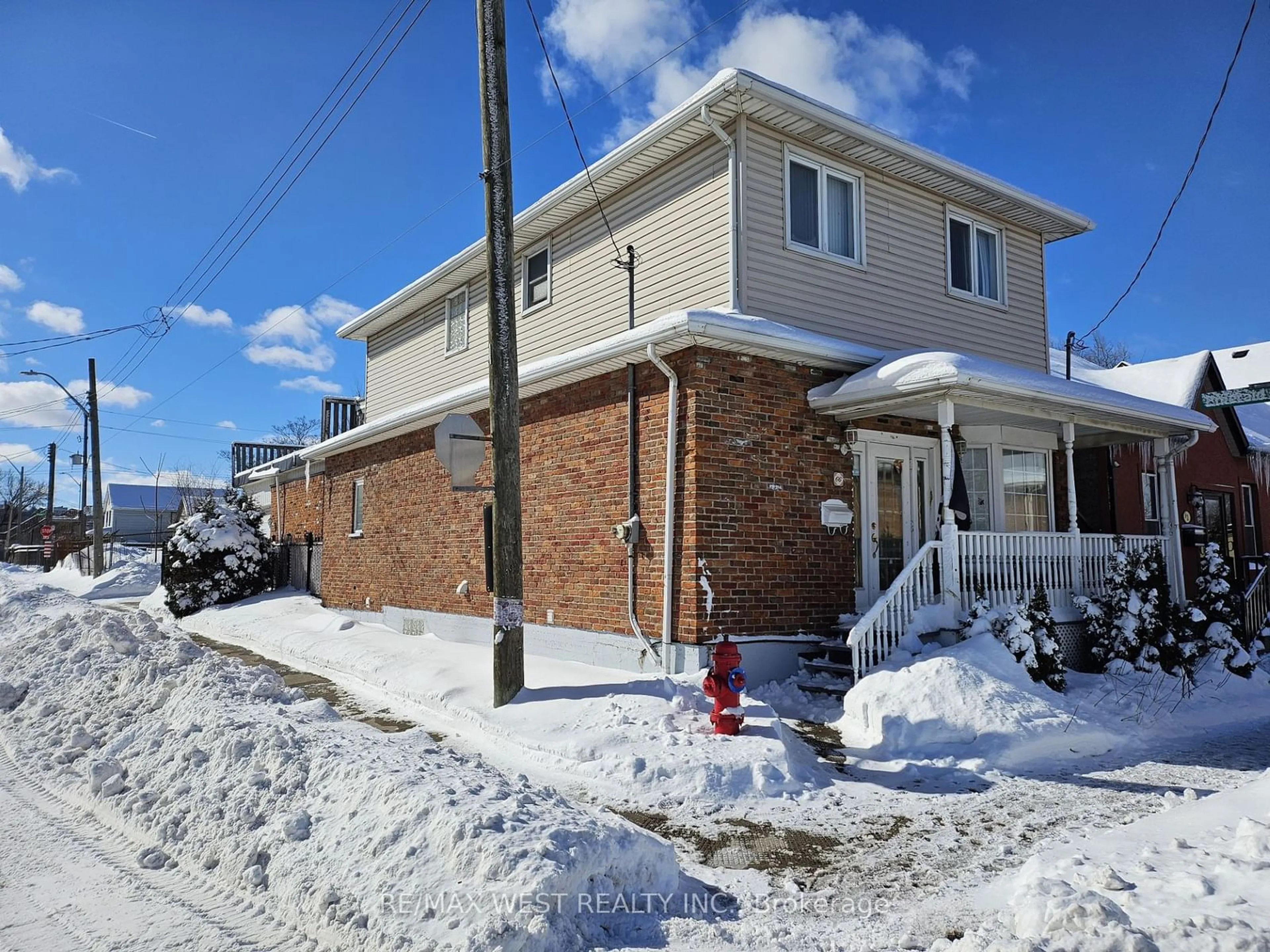 A pic from outside/outdoor area/front of a property/back of a property/a pic from drone, street for 66 Burton St, Hamilton Ontario L8L 3P8