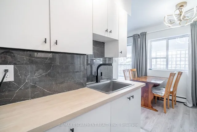 Additional property image - 141 Catharine St Unit 103